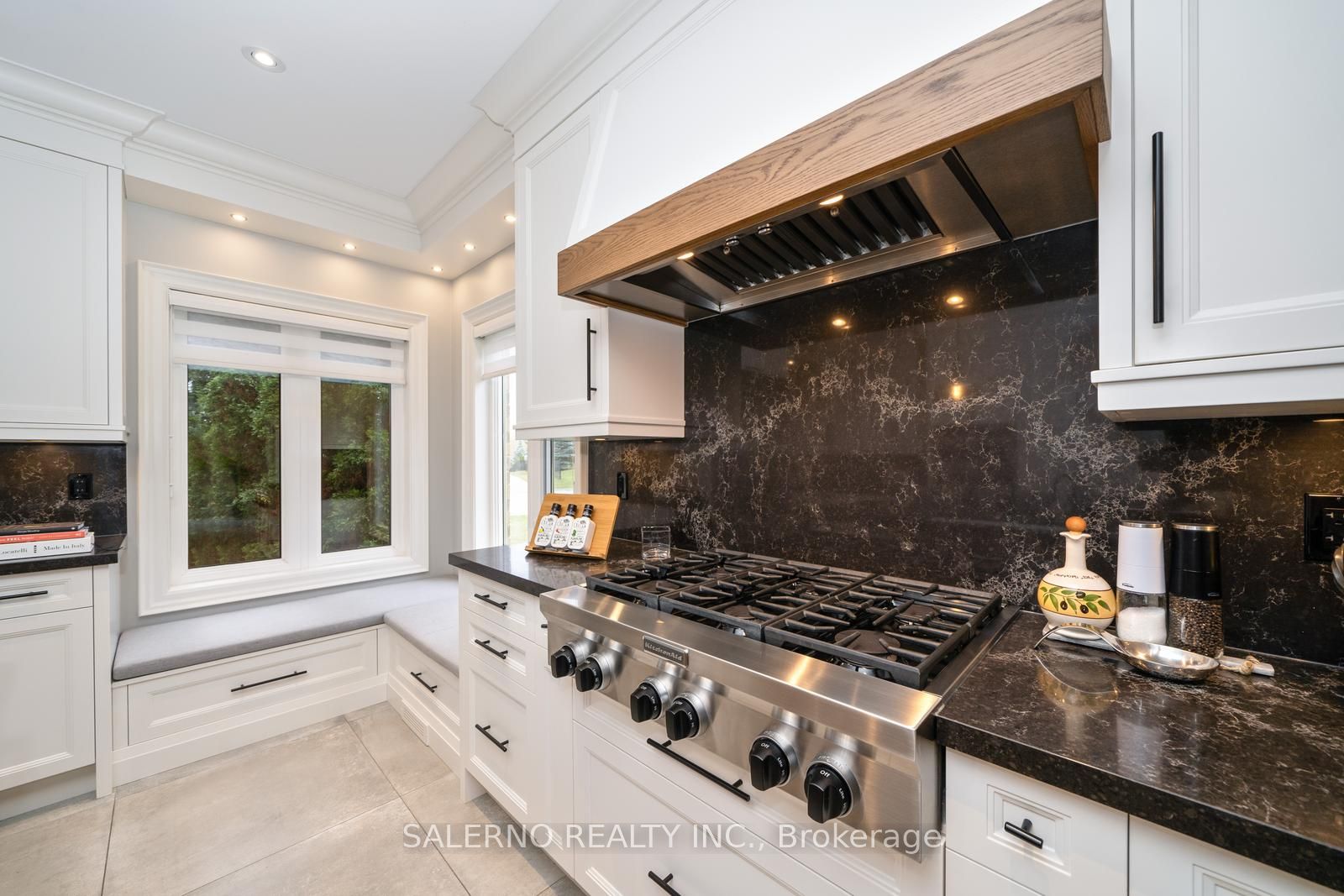 10 Farmcrest Court