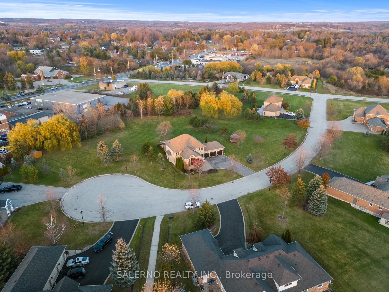 10 Farmcrest Court