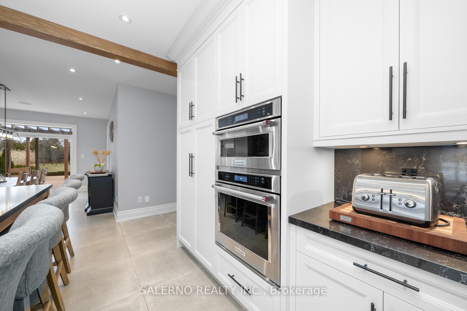 10 Farmcrest Court