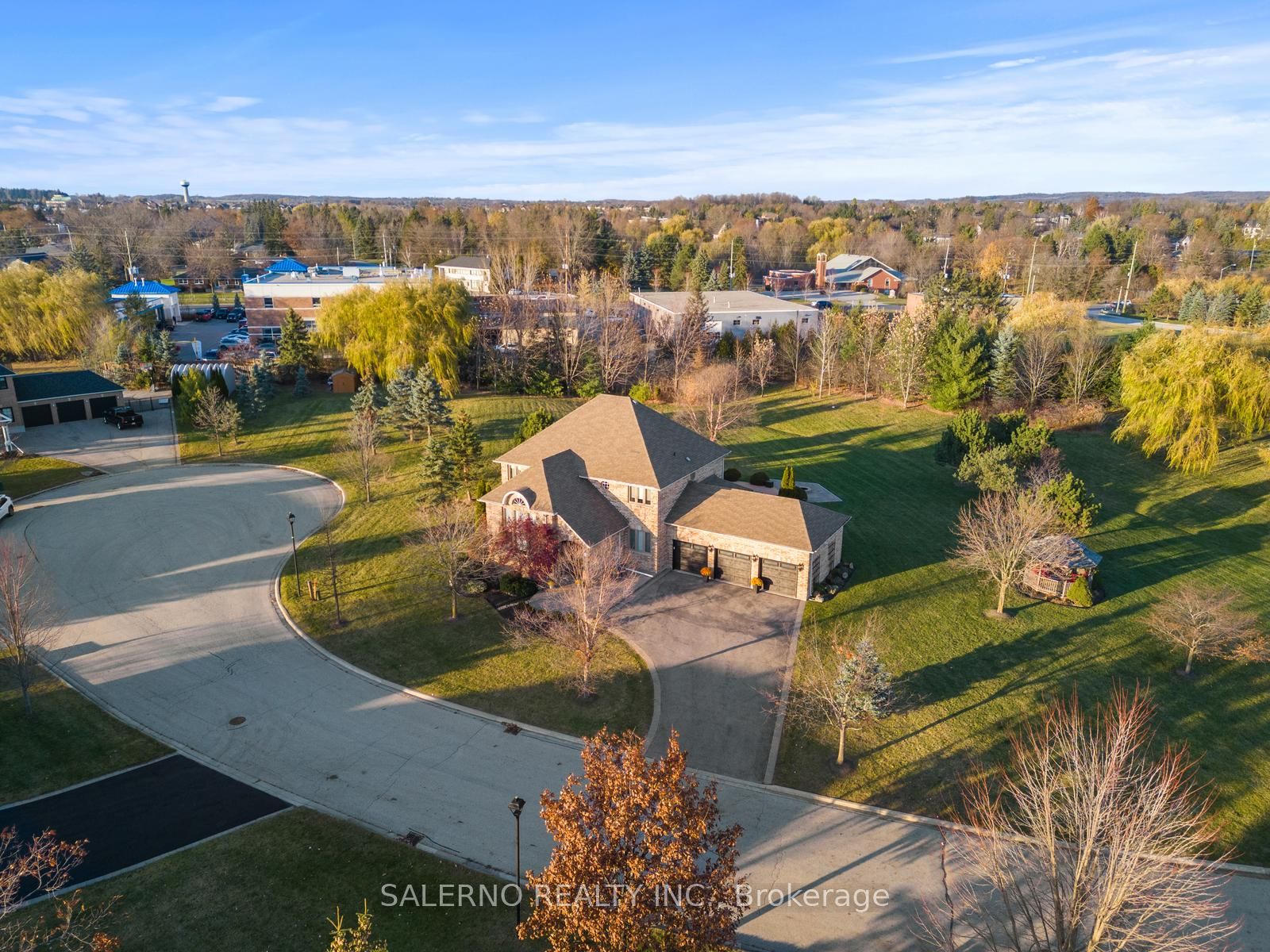 10 Farmcrest Court