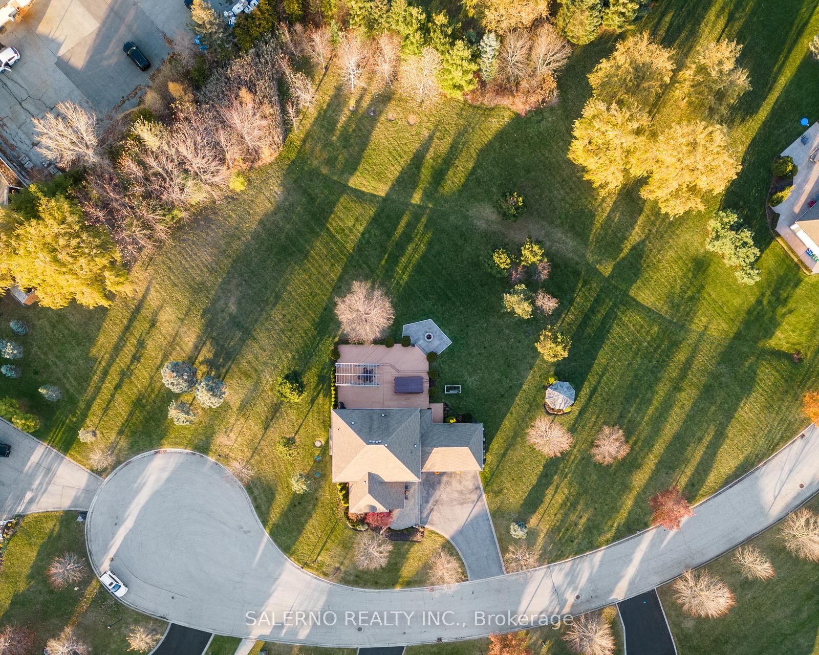 10 Farmcrest Court