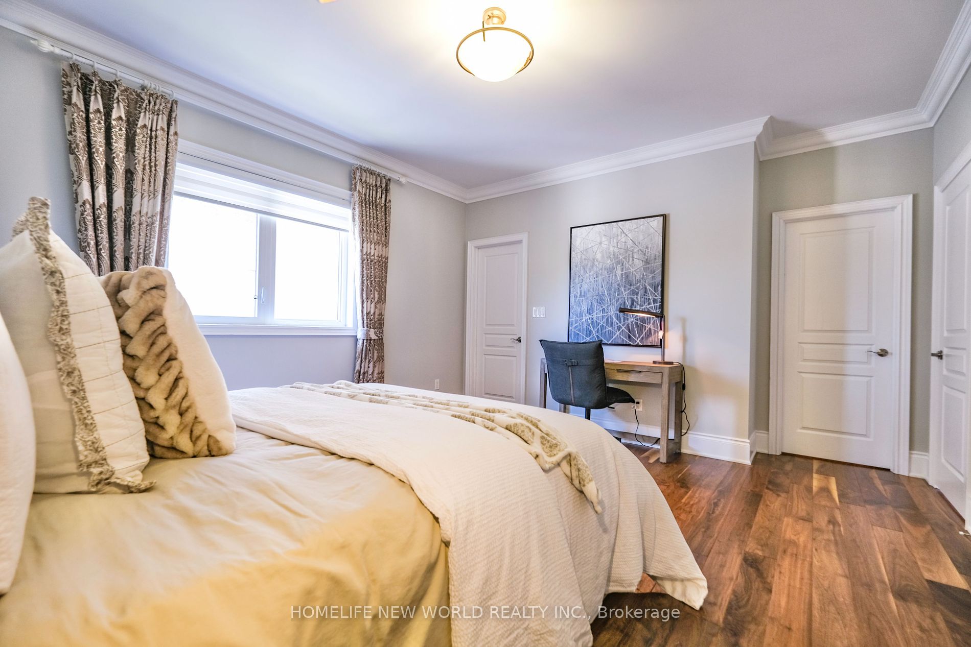 98 Carisbrooke Circ
