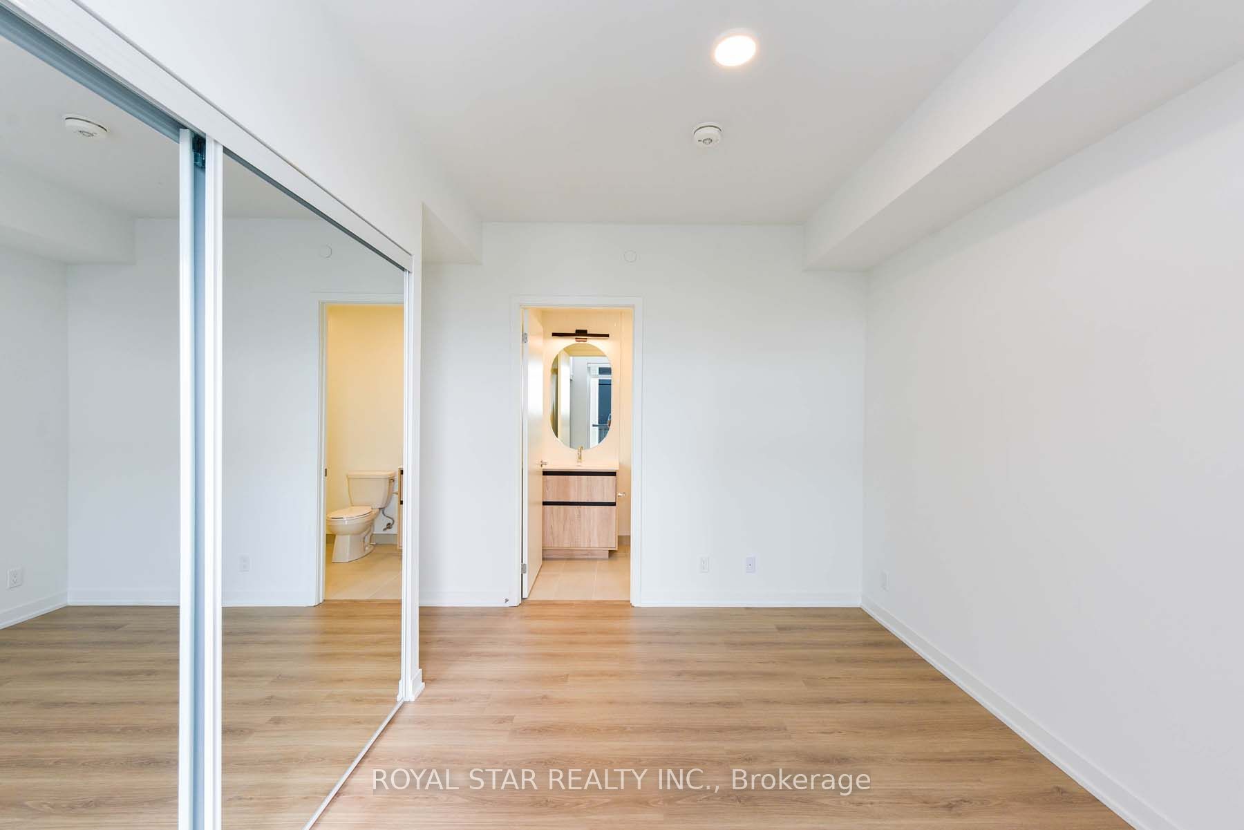 7950 Bathurst Street, #2011