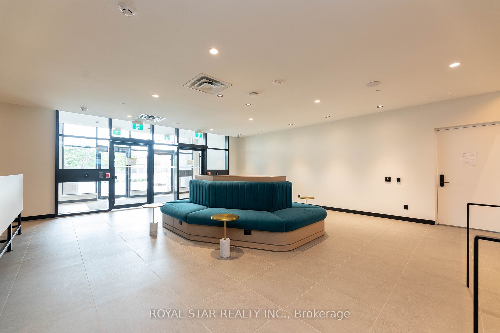 7950 Bathurst Street, #2011