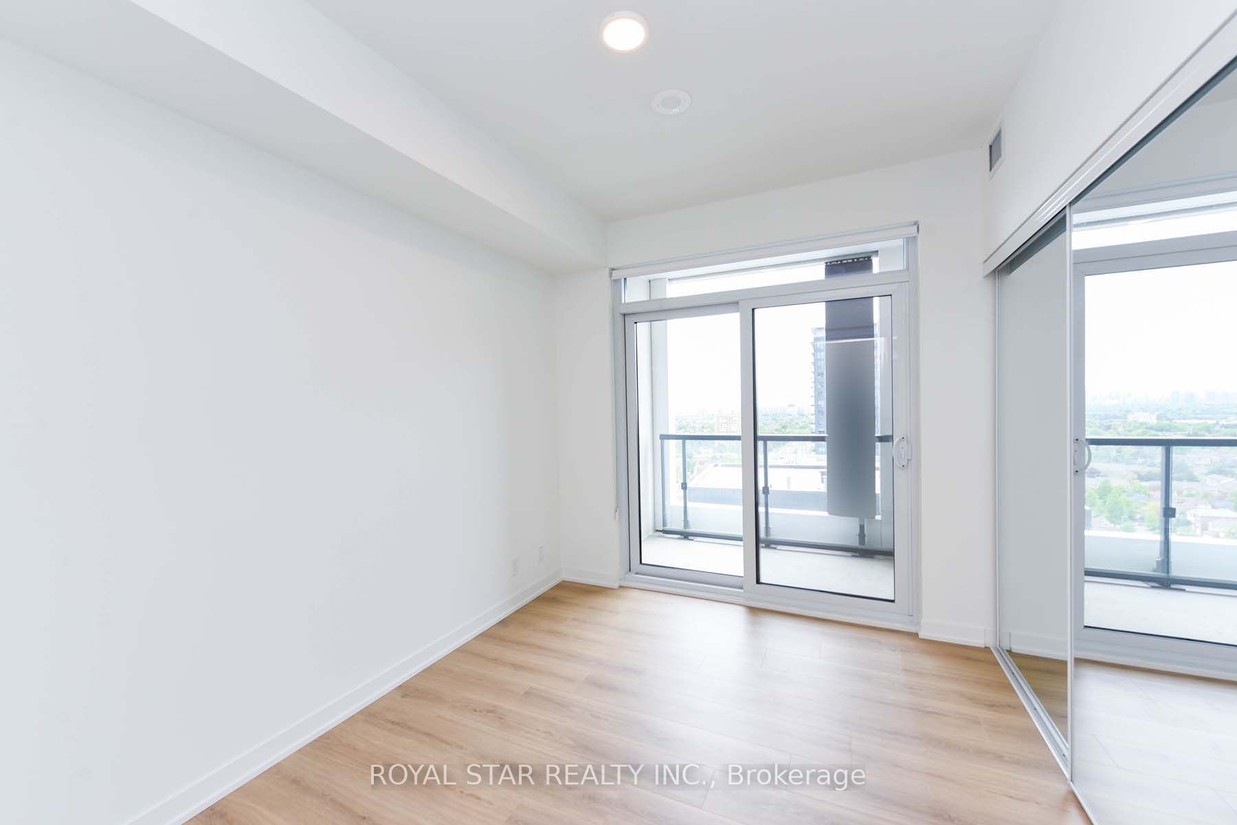 7950 Bathurst Street, #2011