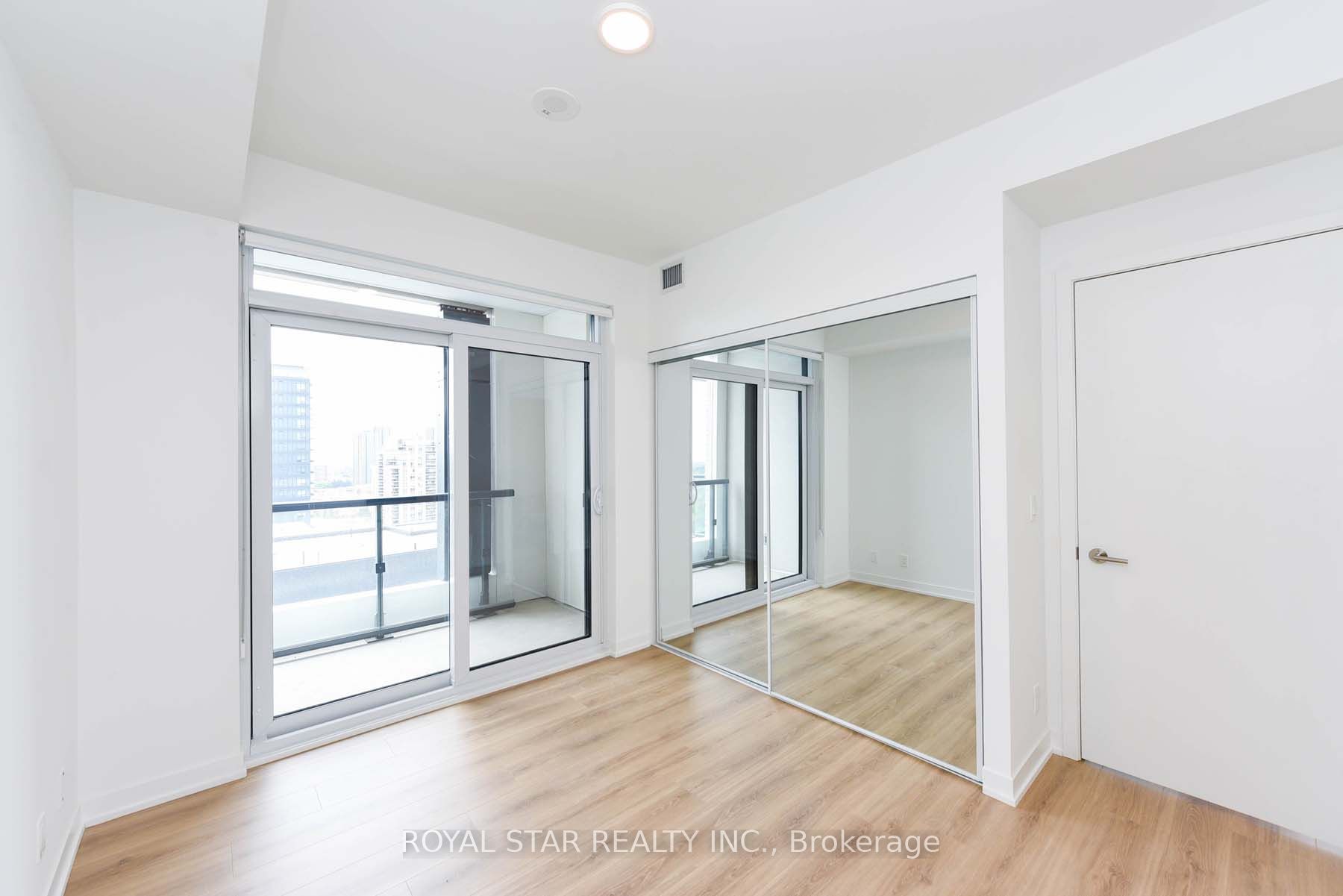 7950 Bathurst Street, #2011