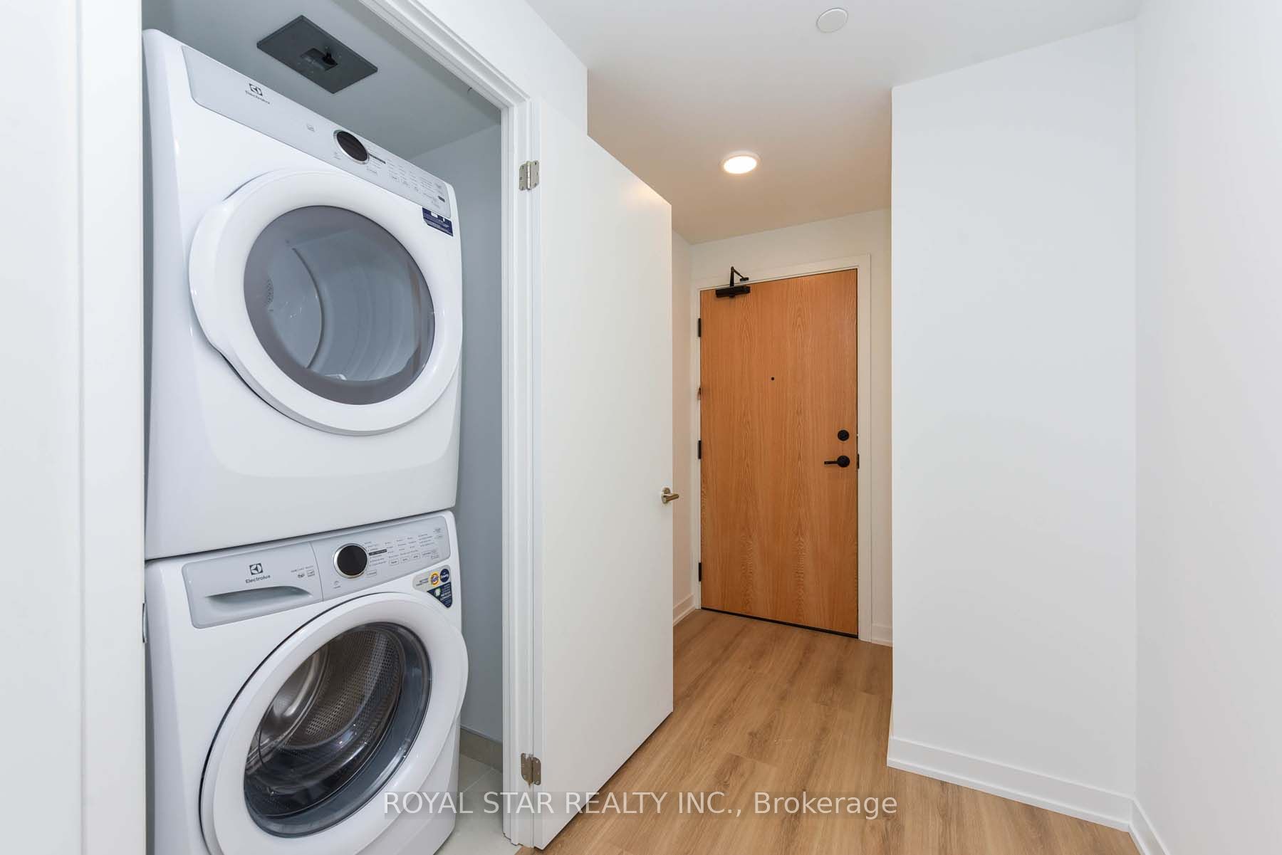 7950 Bathurst Street, #2011