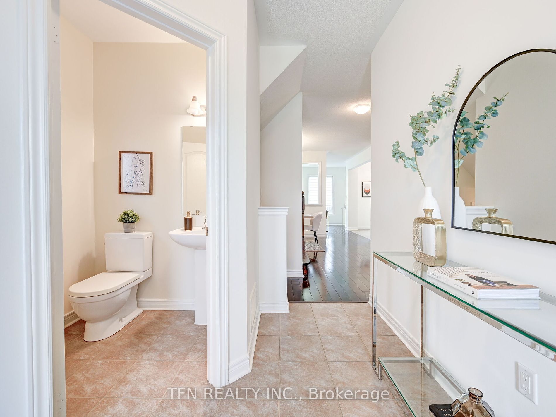 42 Corwin Dr