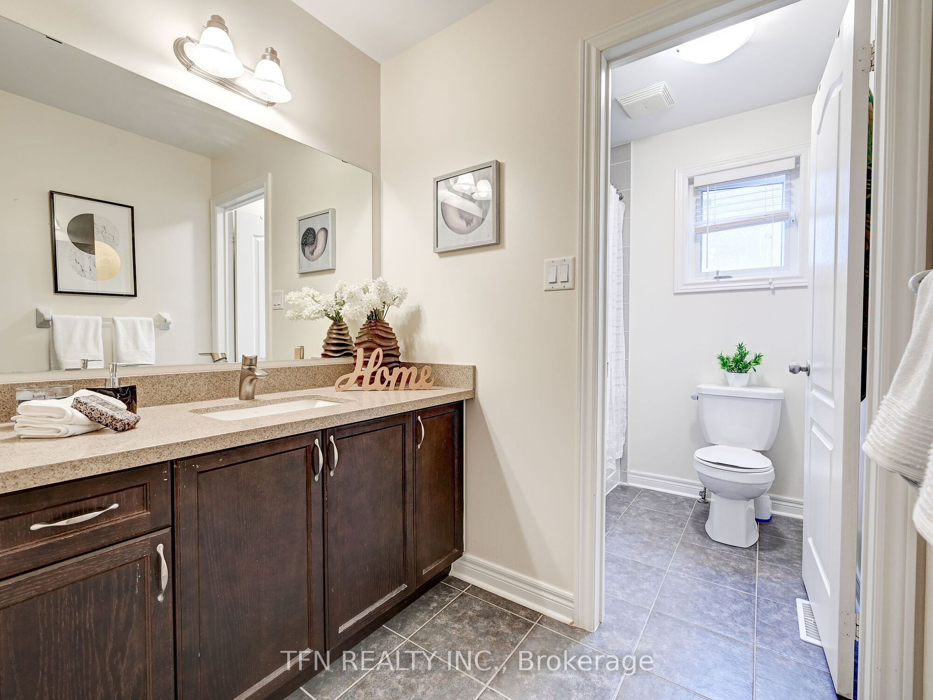 42 Corwin Dr