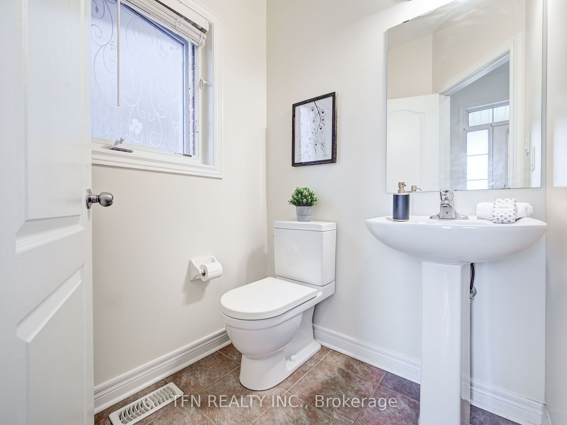 42 Corwin Dr