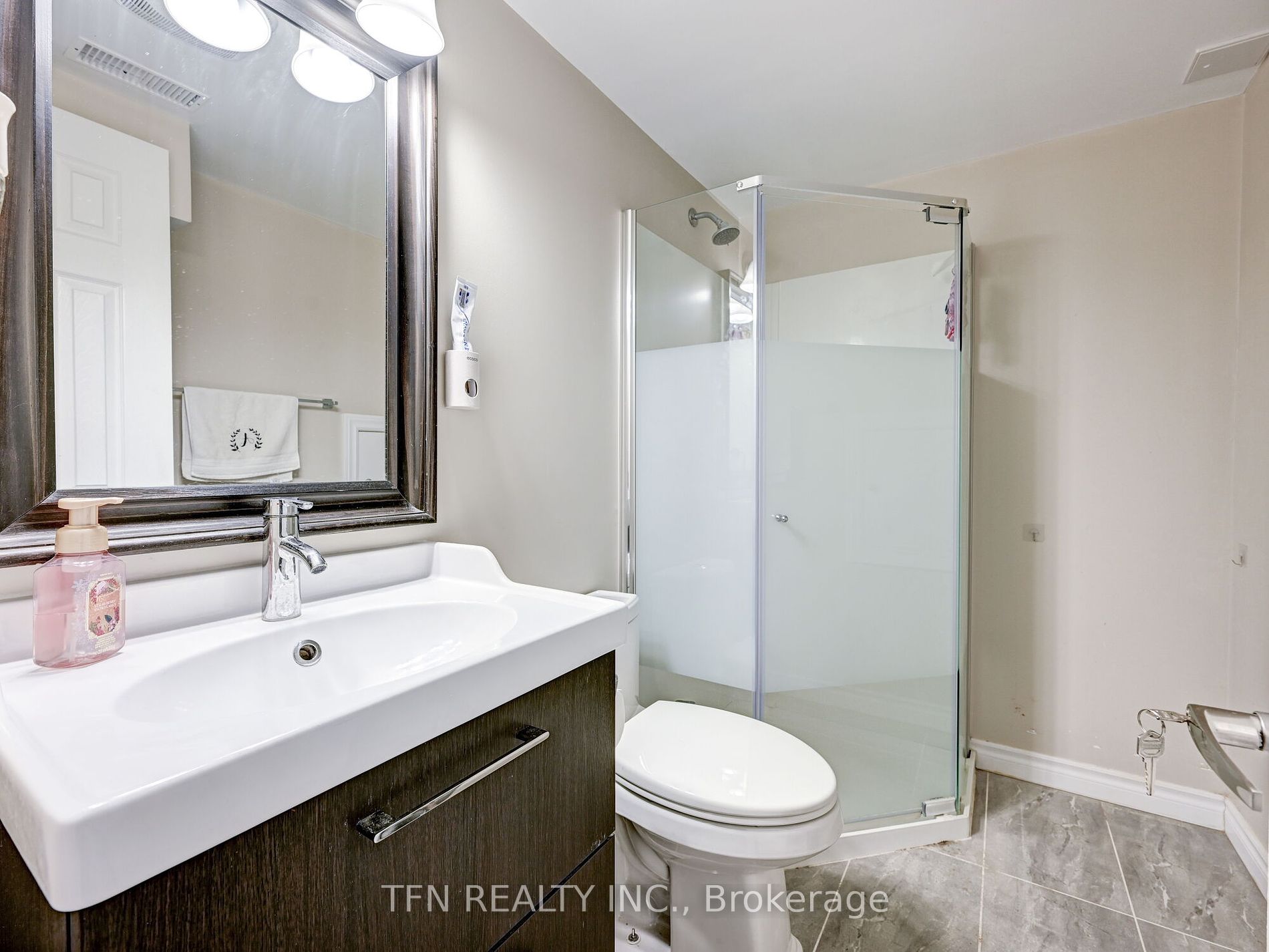 42 Corwin Dr