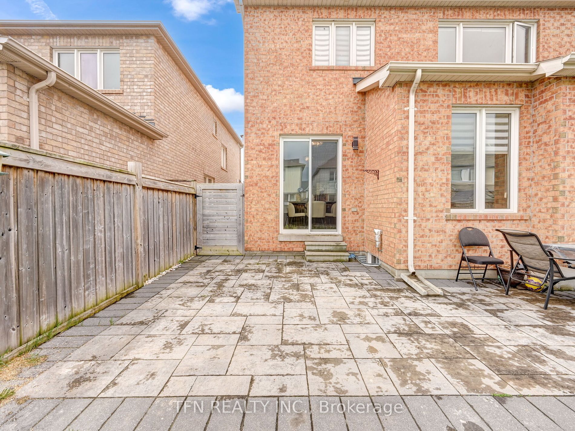 42 Corwin Dr