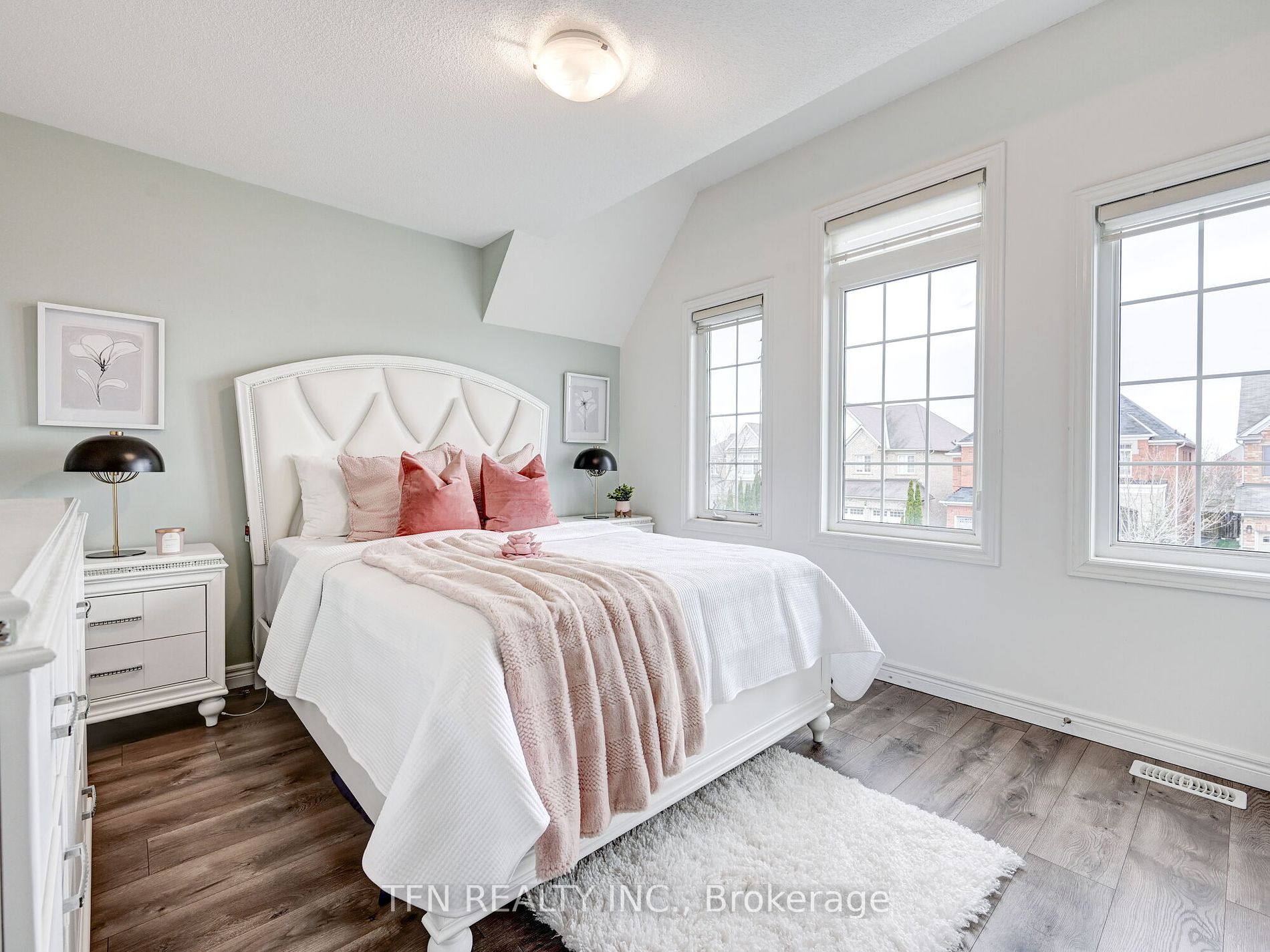 42 Corwin Dr