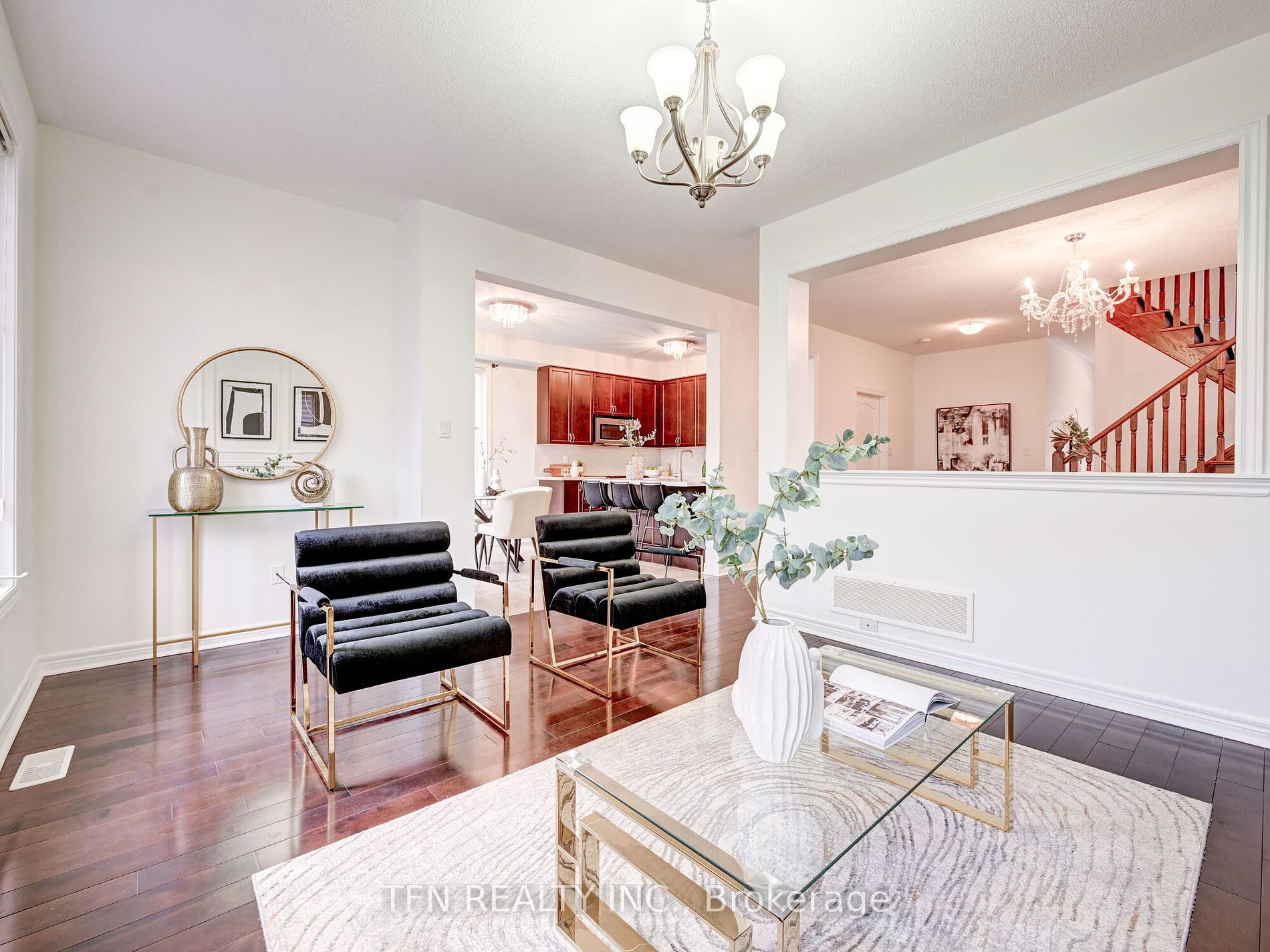 42 Corwin Dr
