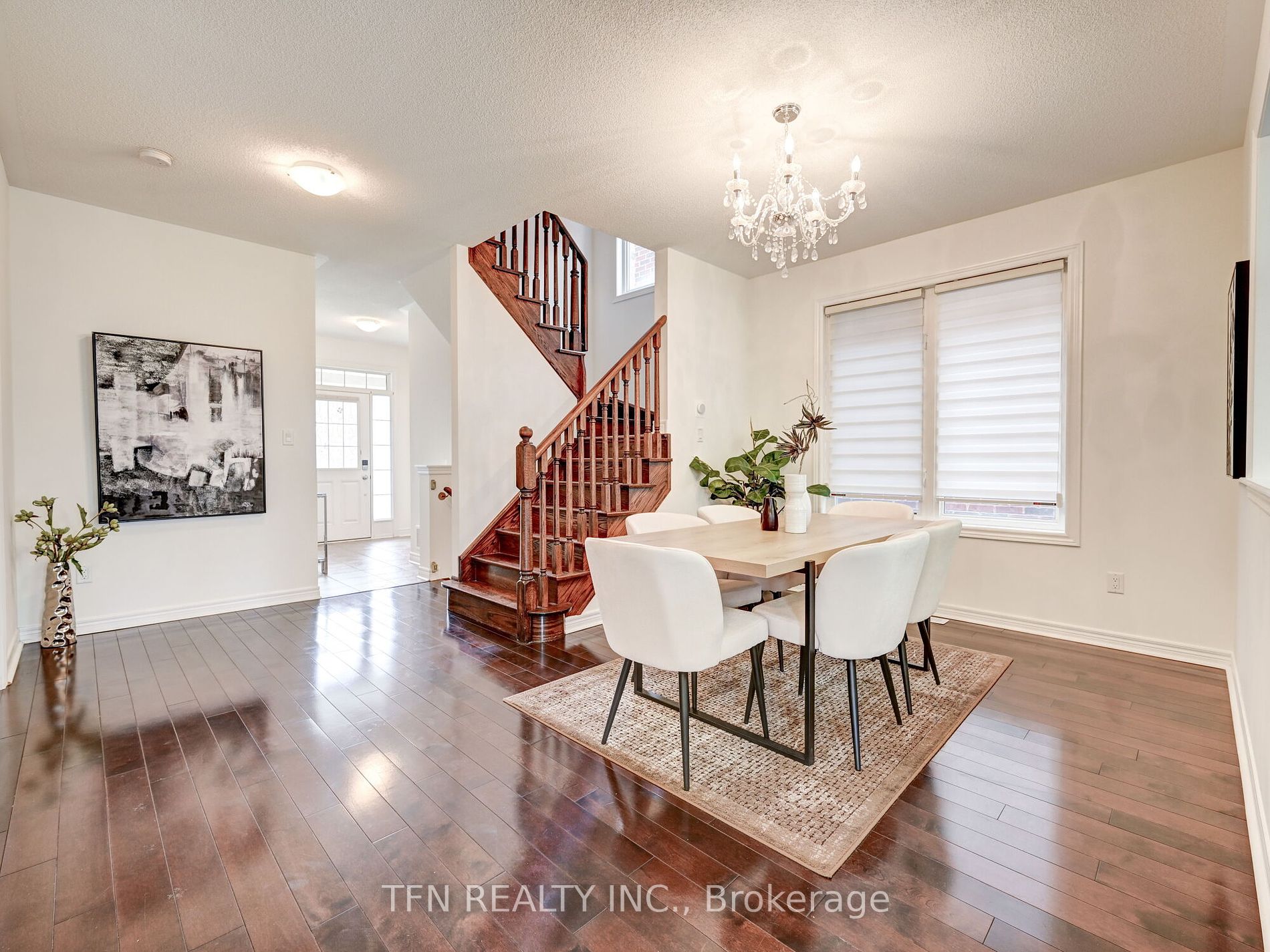 42 Corwin Dr