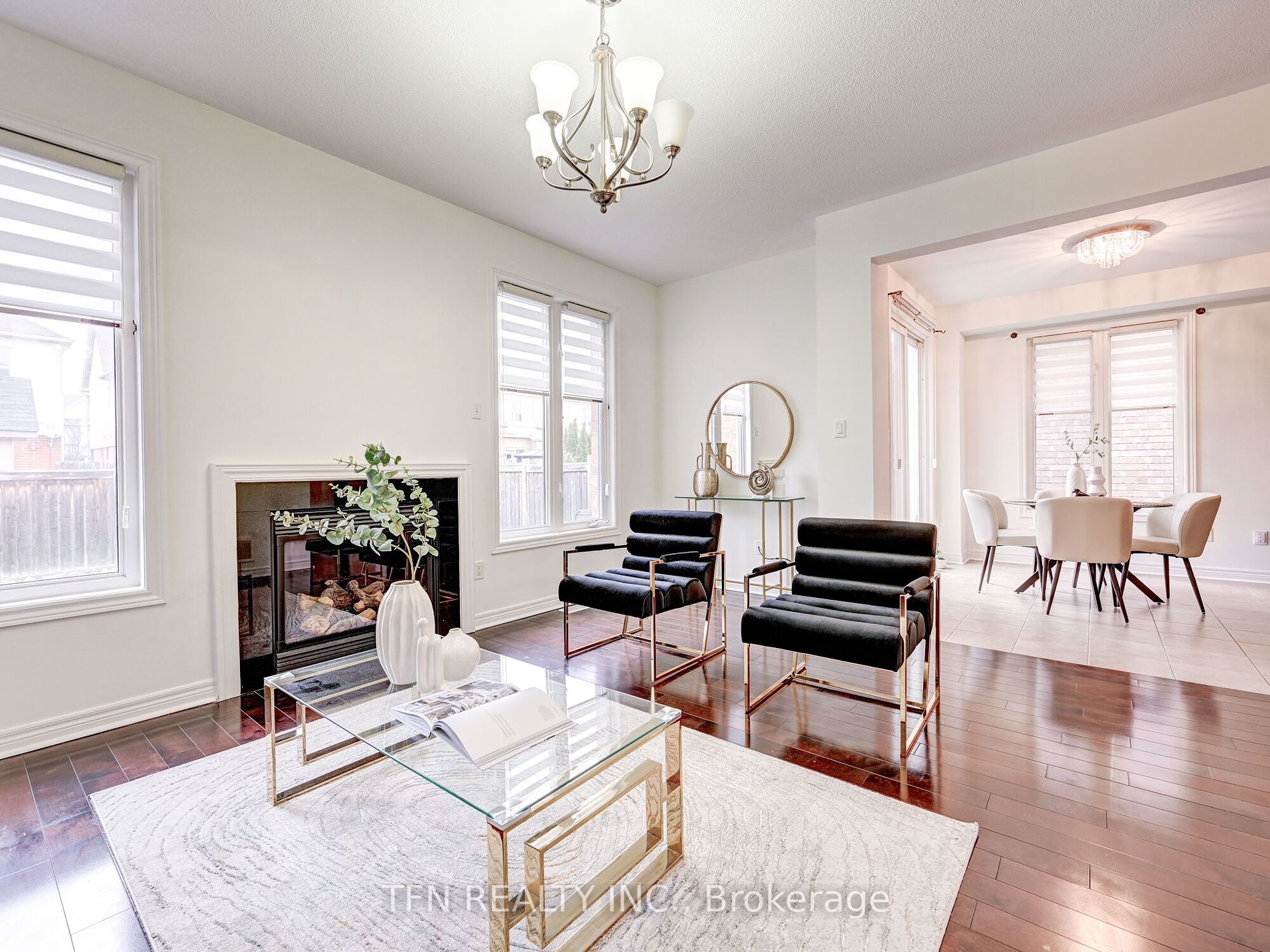 42 Corwin Dr