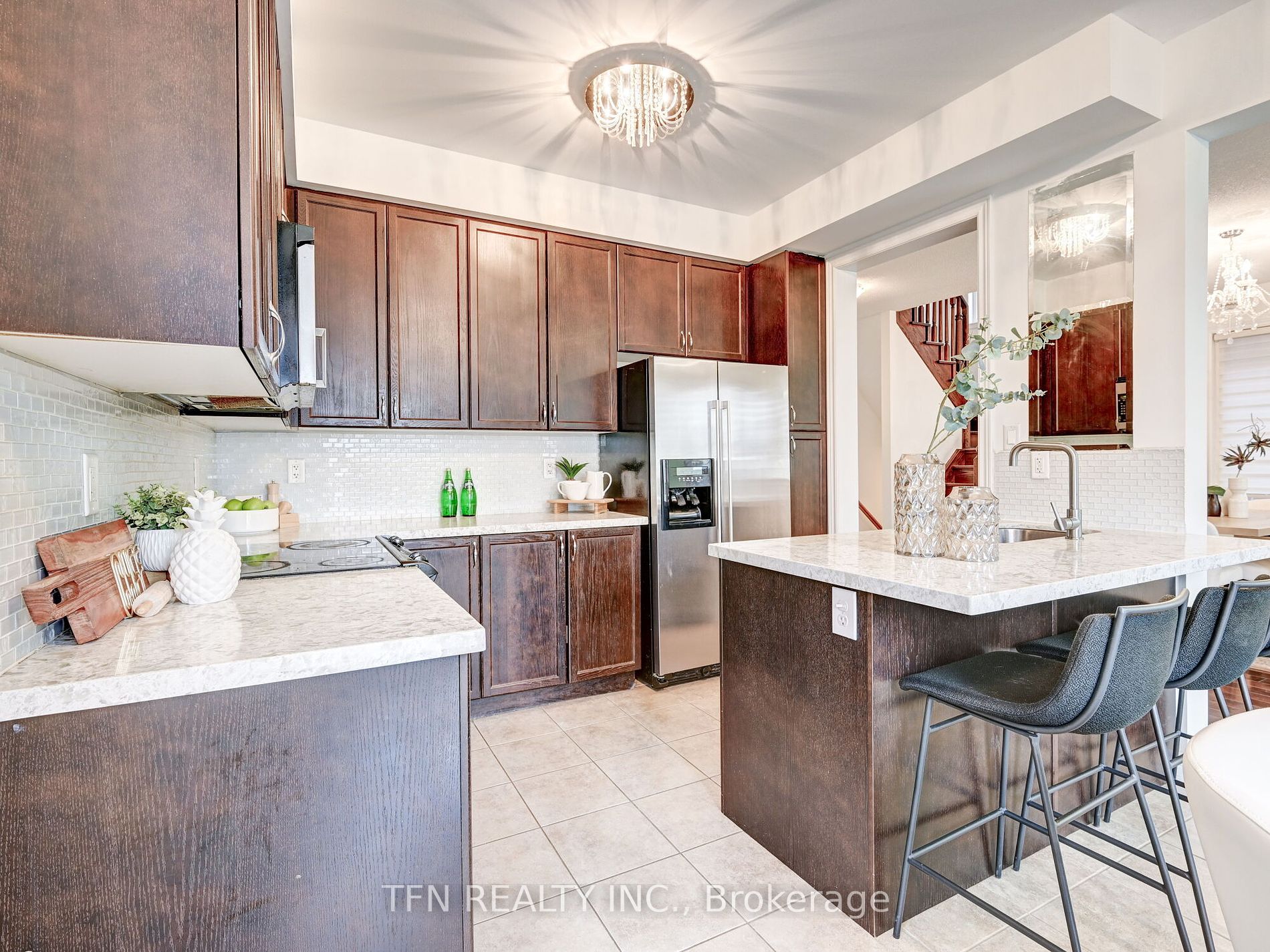 42 Corwin Dr