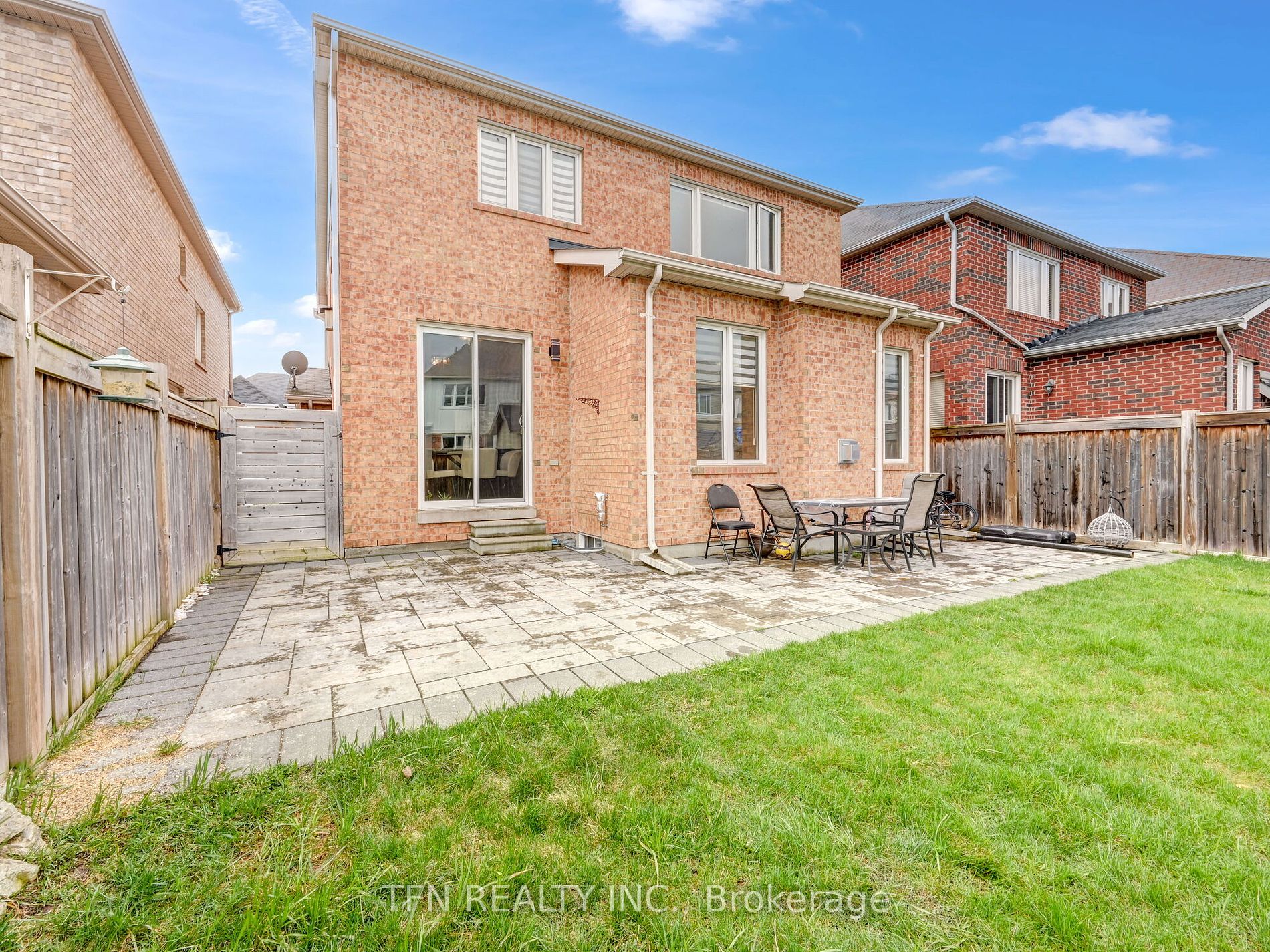 42 Corwin Dr
