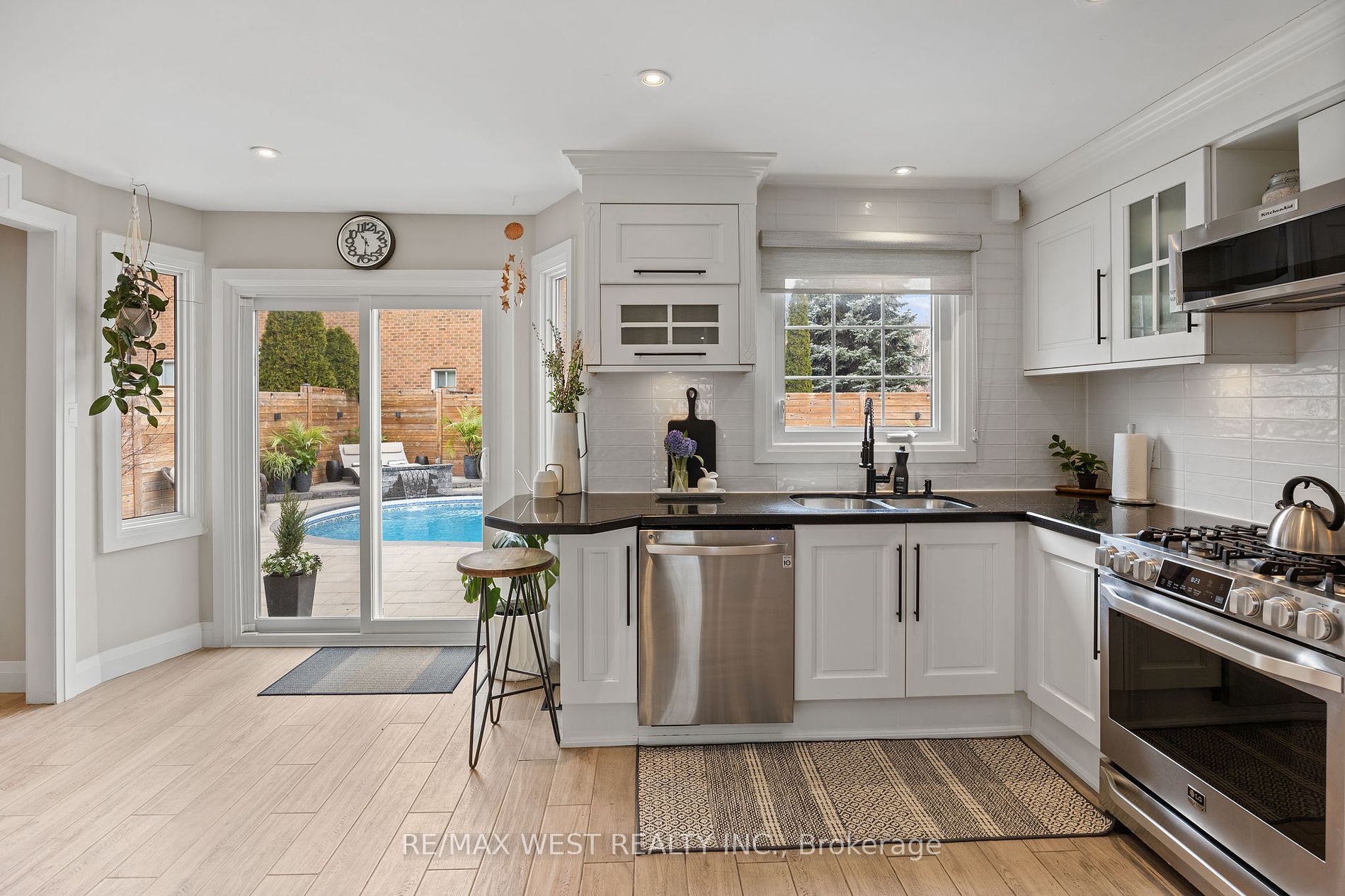 207 Greenock Dr