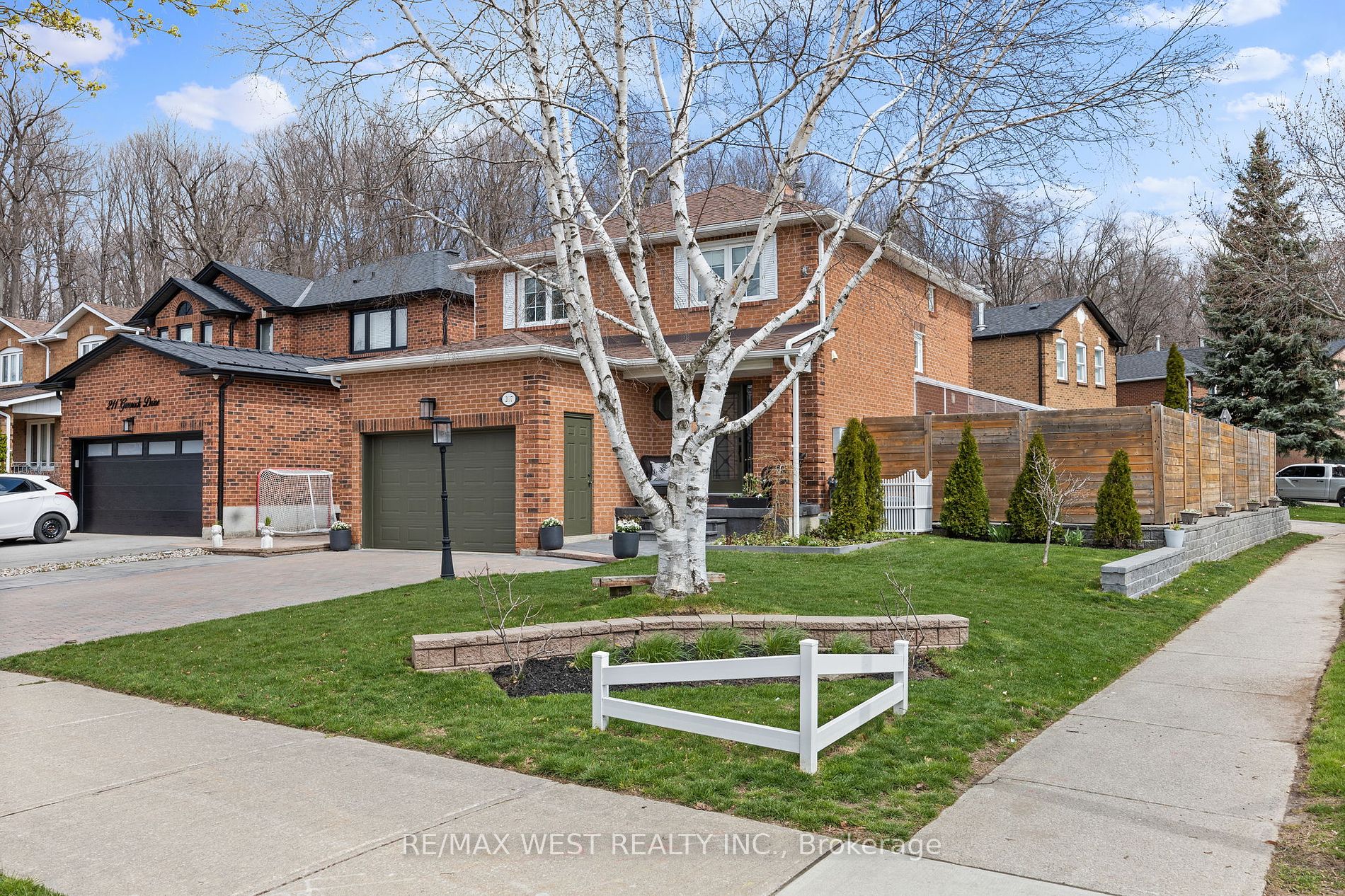 207 Greenock Dr