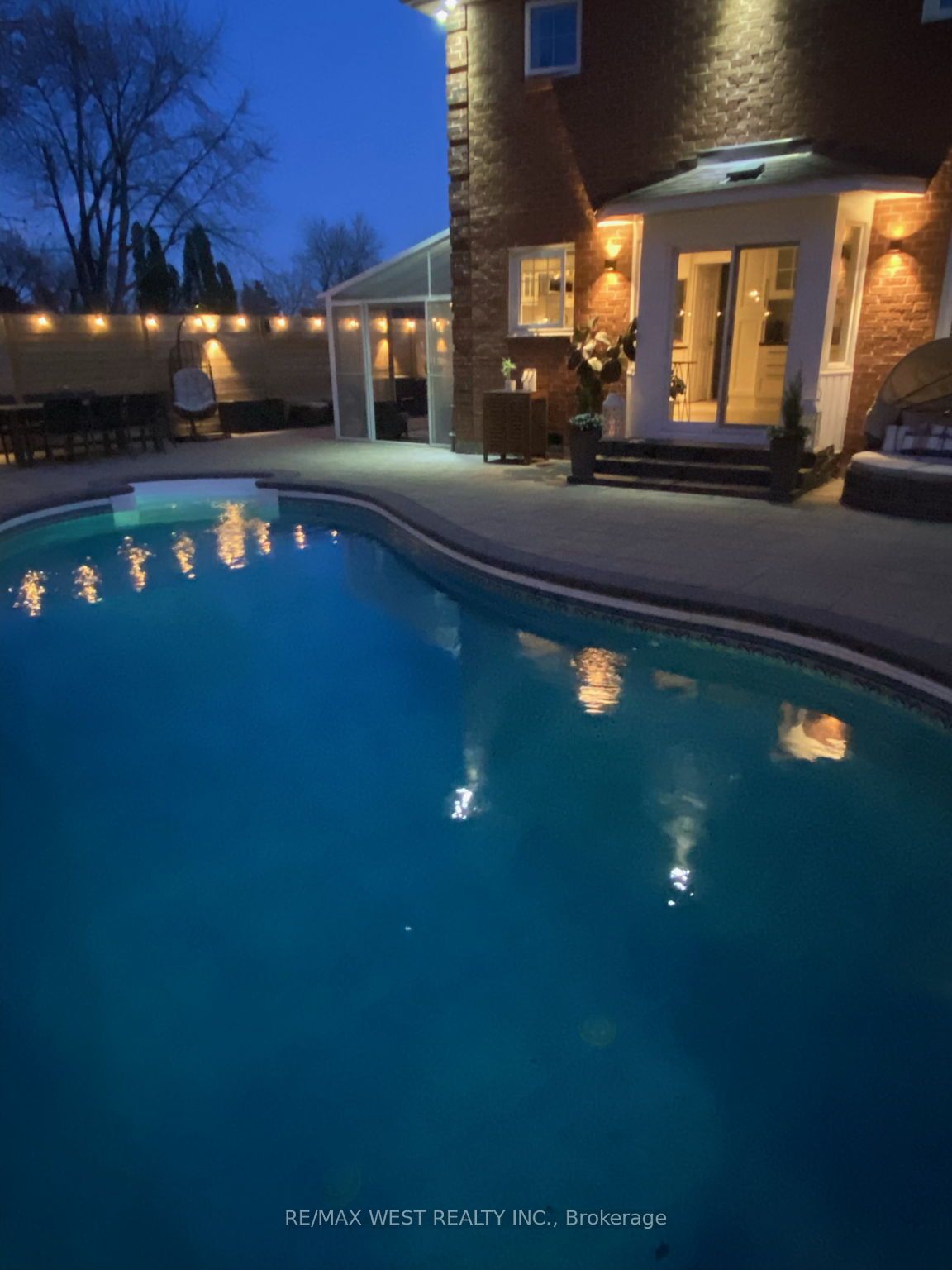 207 Greenock Dr