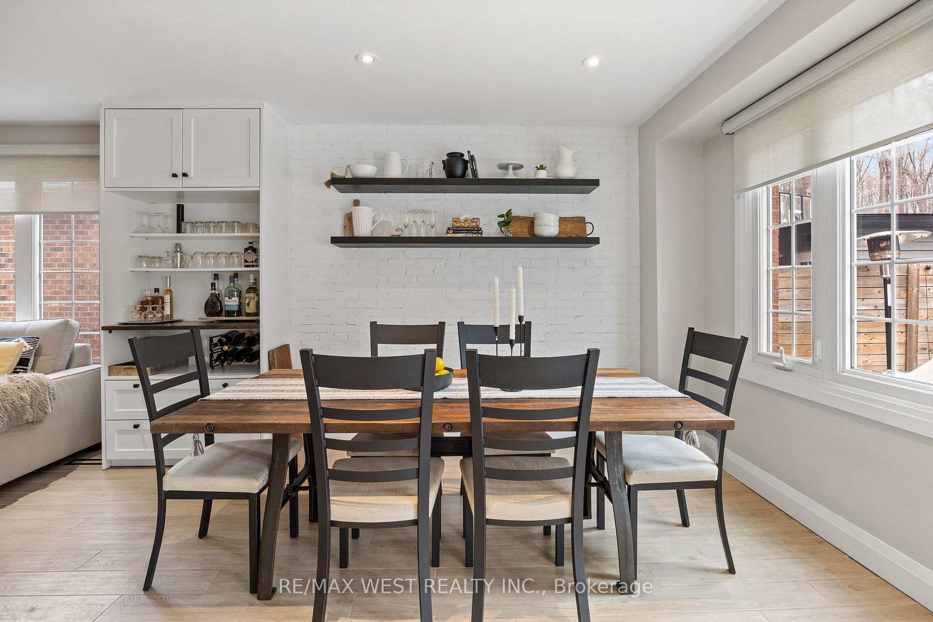 207 Greenock Dr
