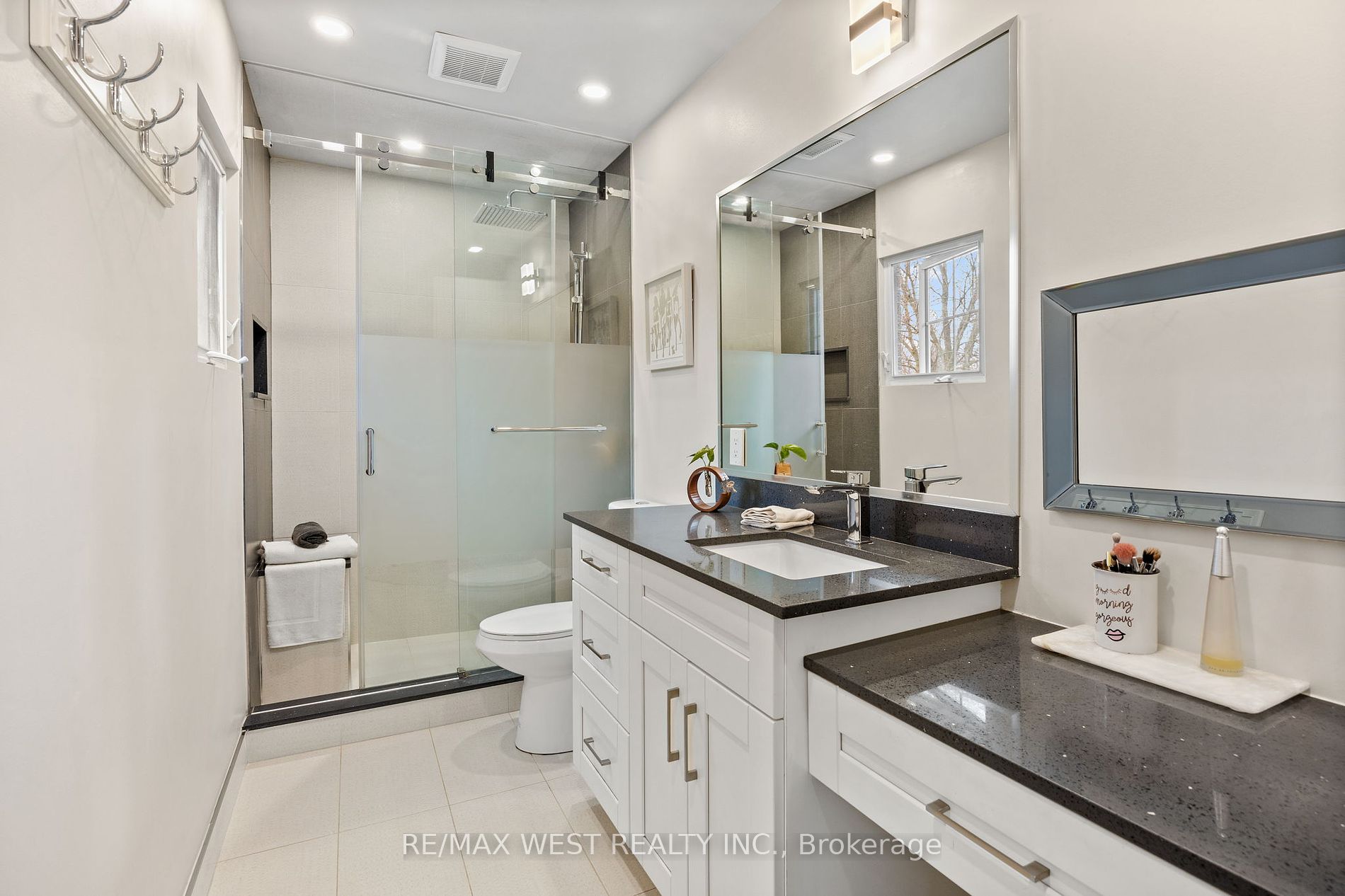207 Greenock Dr