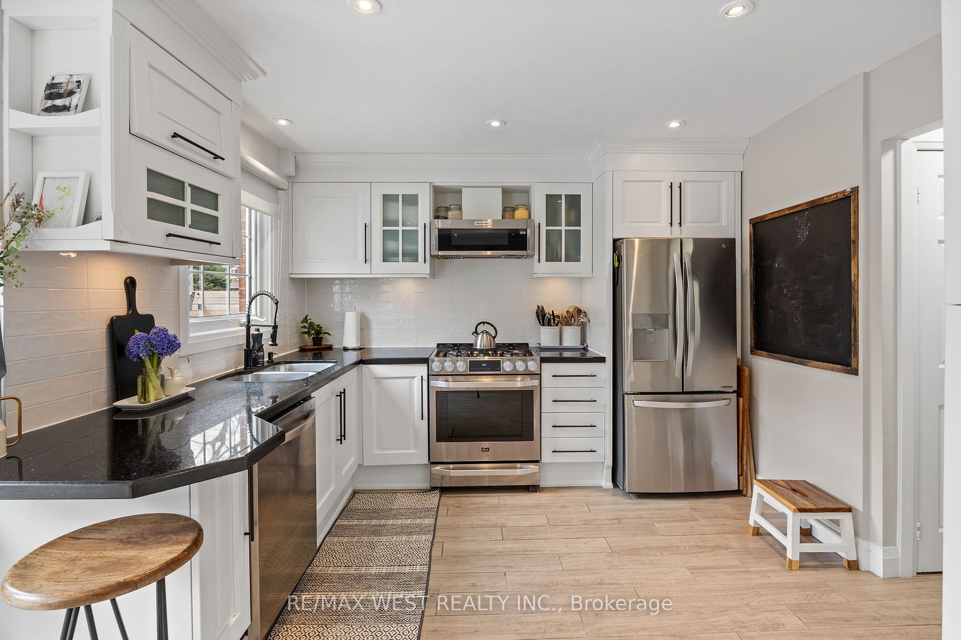 207 Greenock Dr