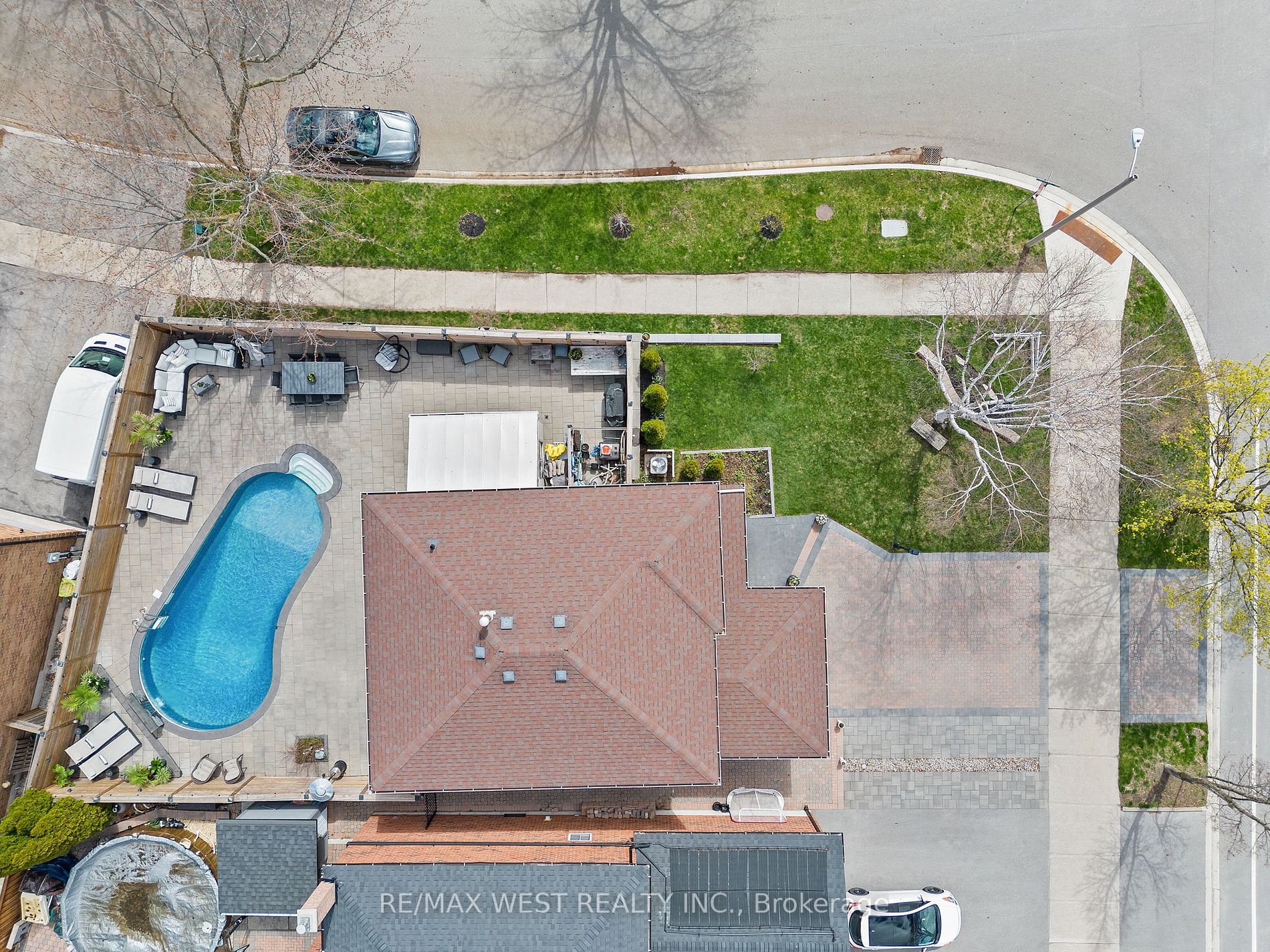207 Greenock Dr