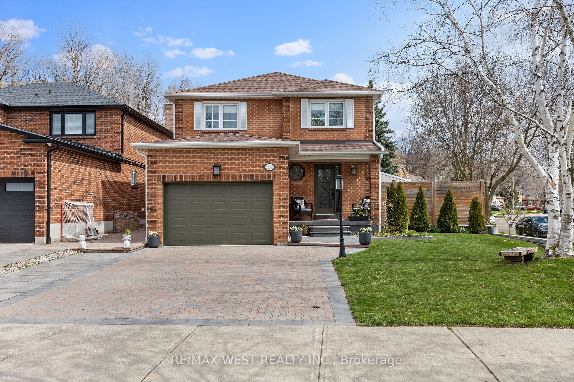 207 Greenock Dr