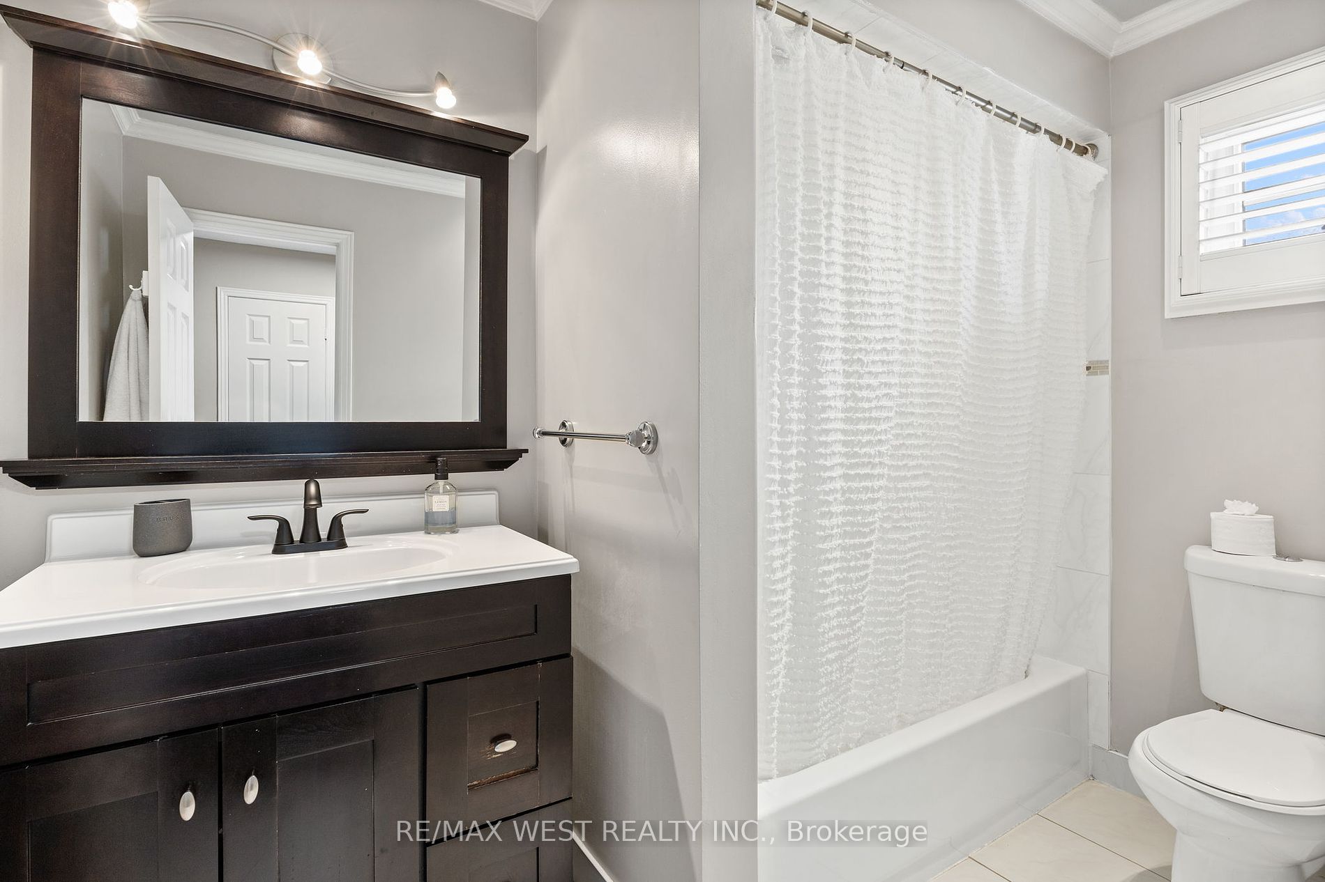 207 Greenock Dr