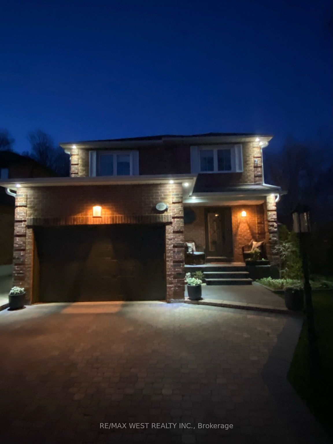 207 Greenock Dr