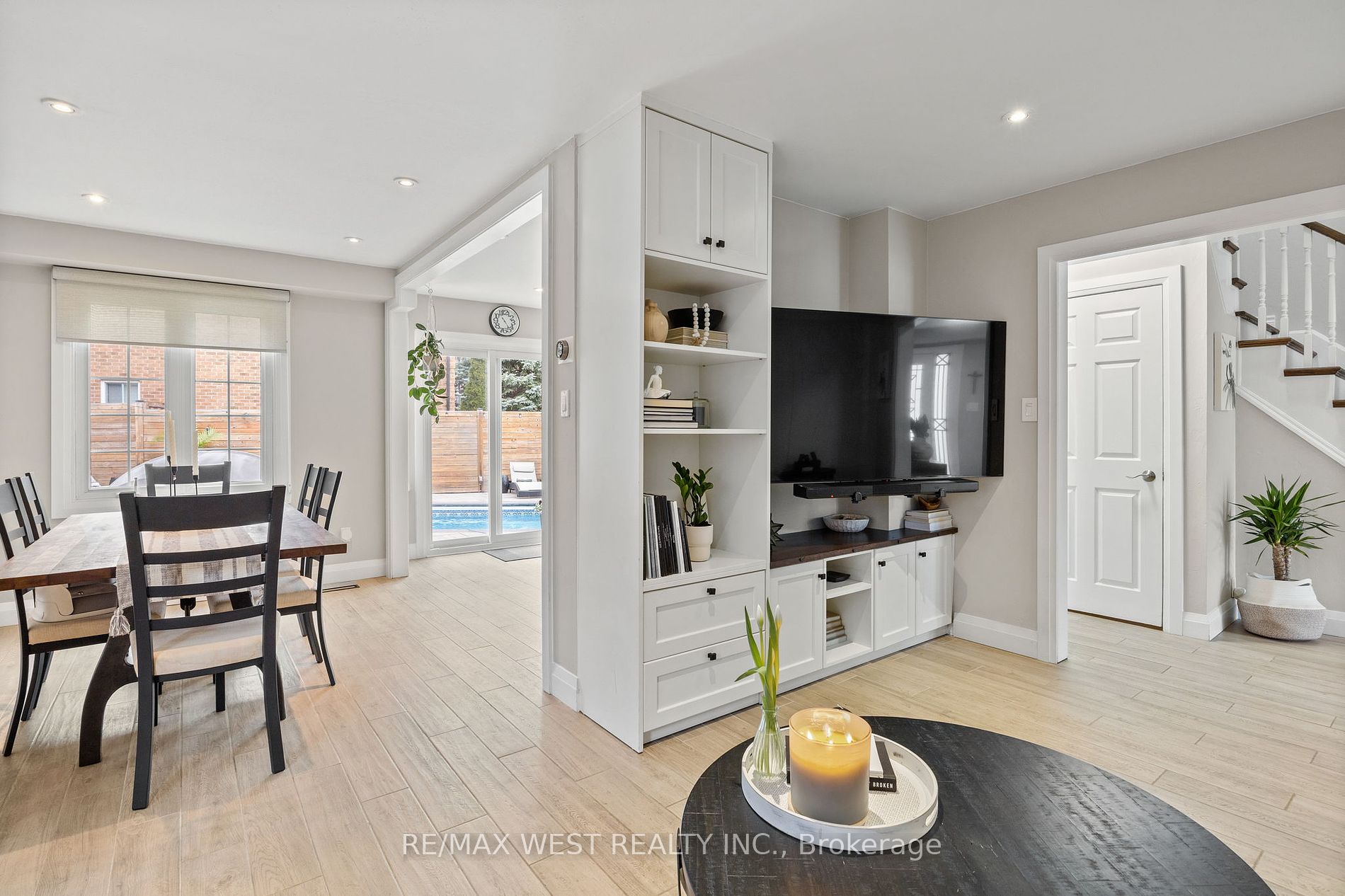 207 Greenock Dr