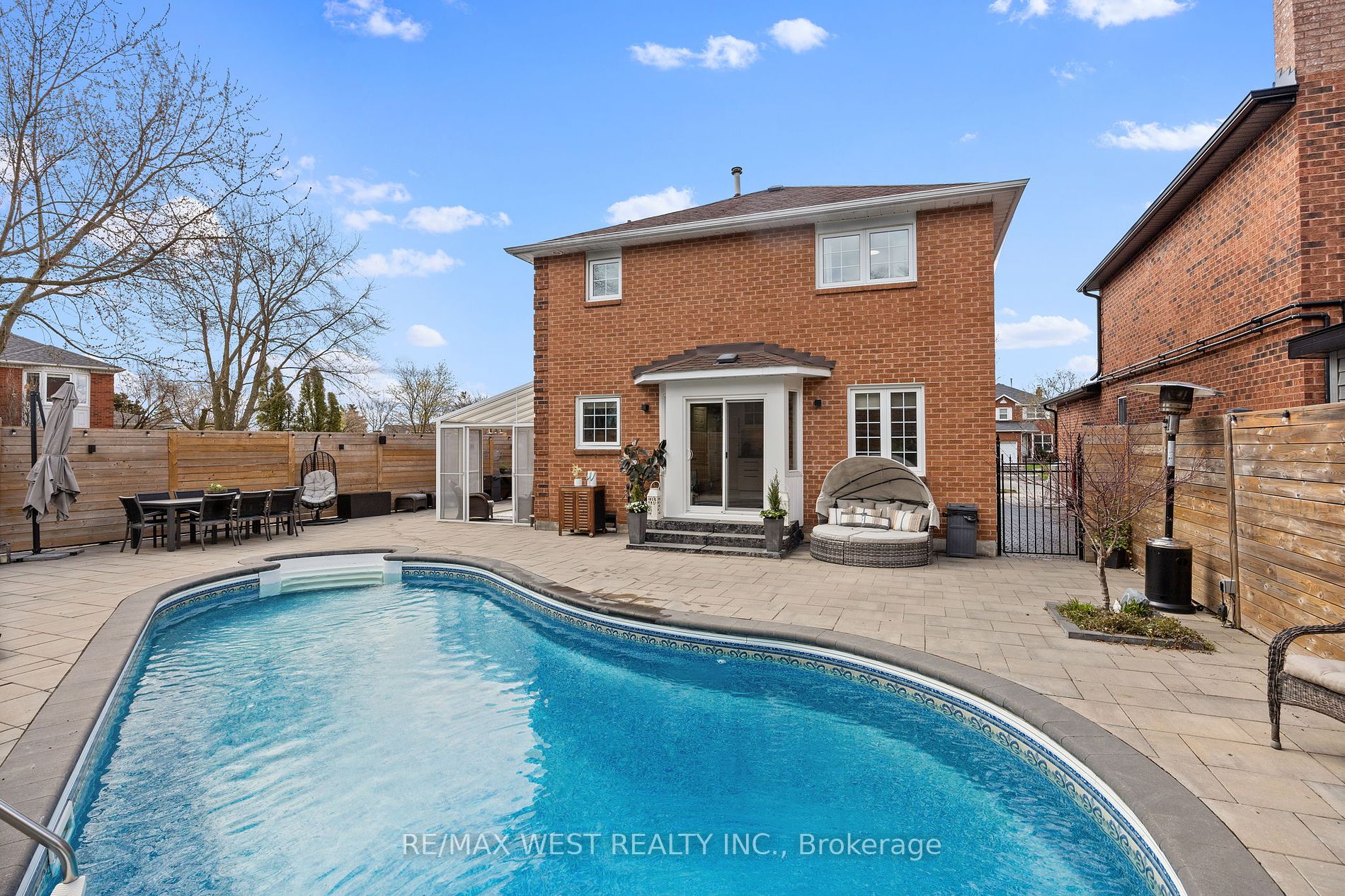 207 Greenock Dr