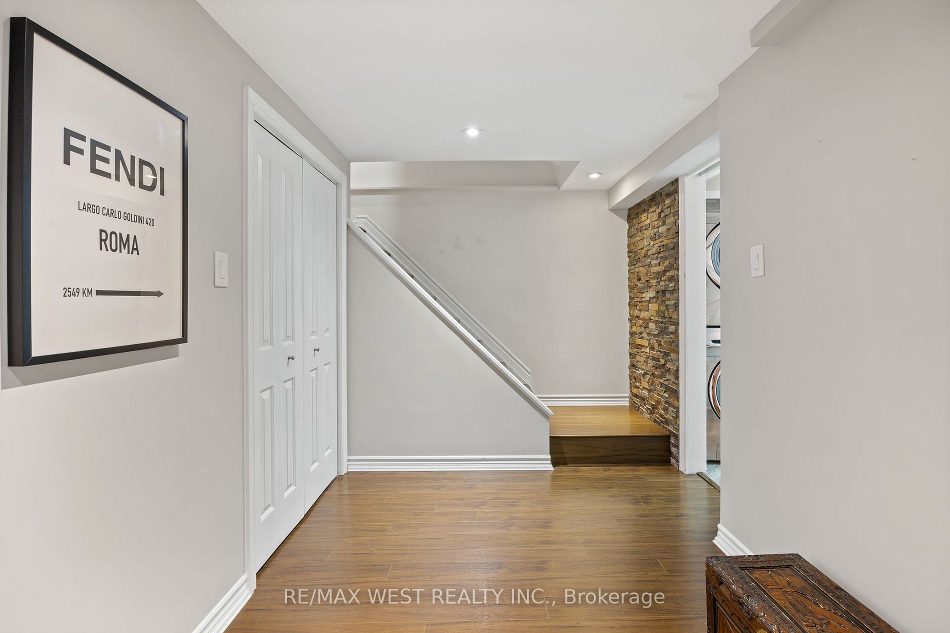 207 Greenock Dr
