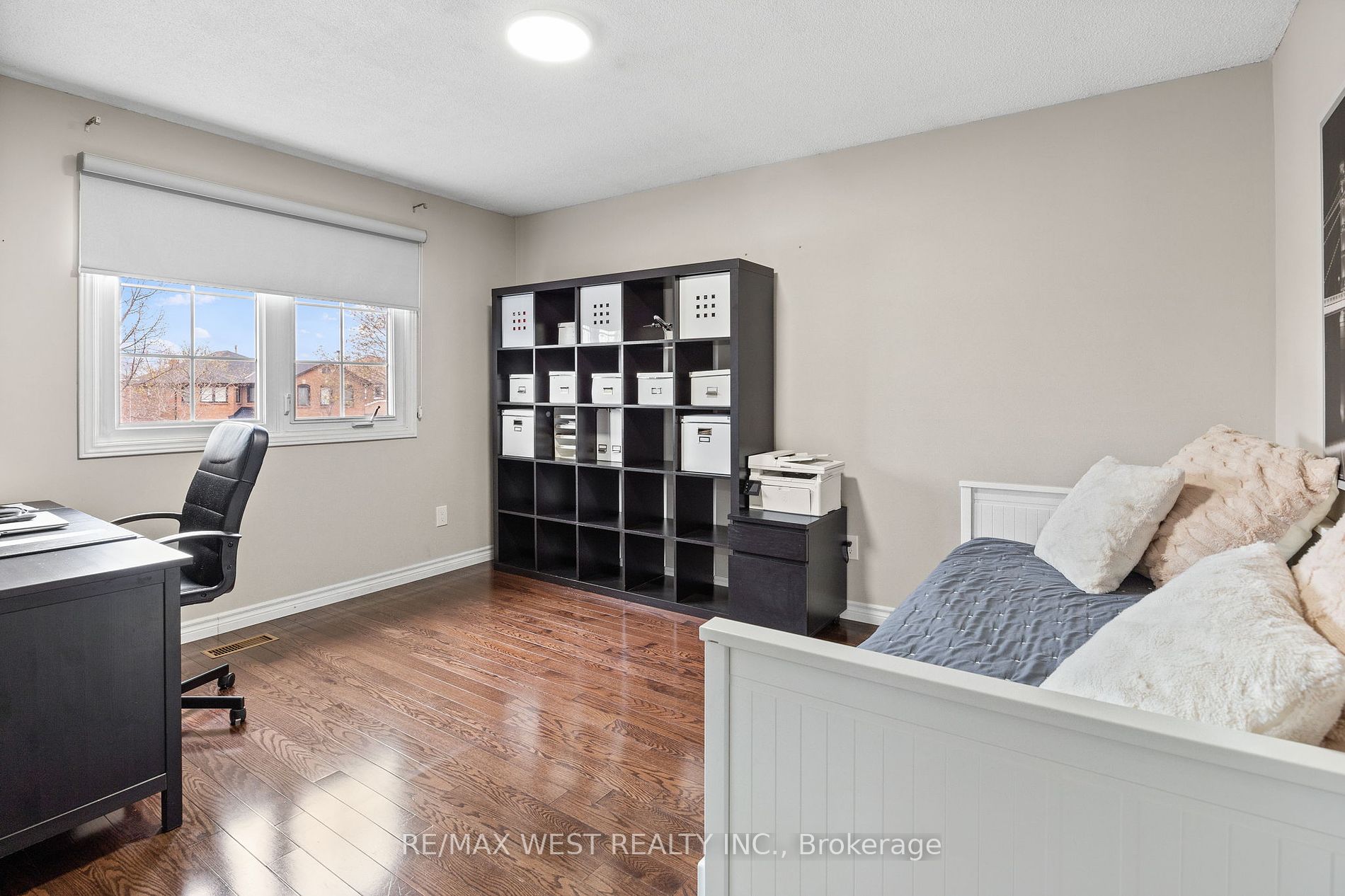 207 Greenock Dr