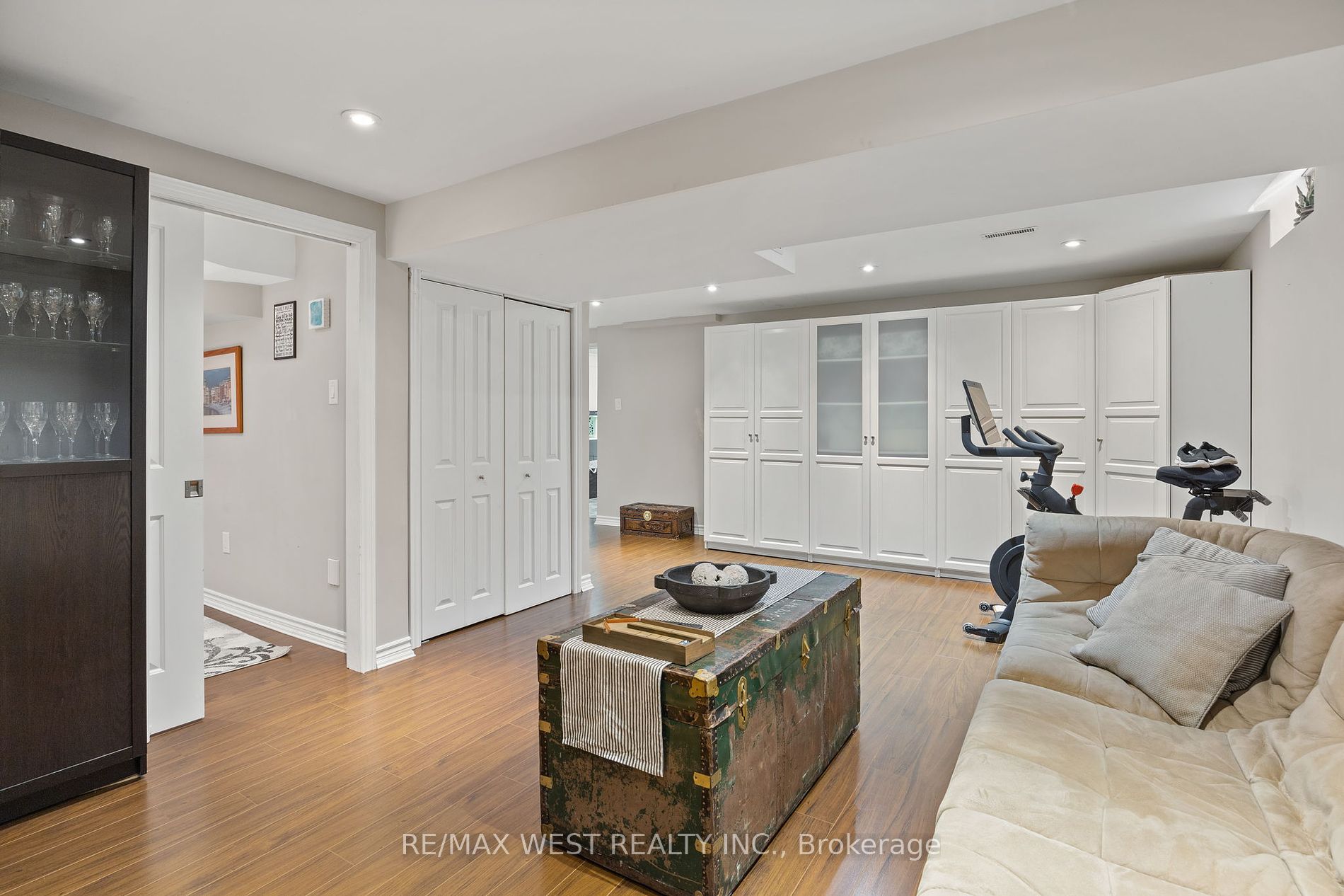 207 Greenock Dr