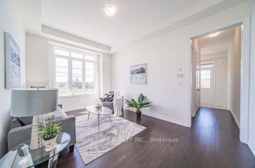 72 Weslock Cres