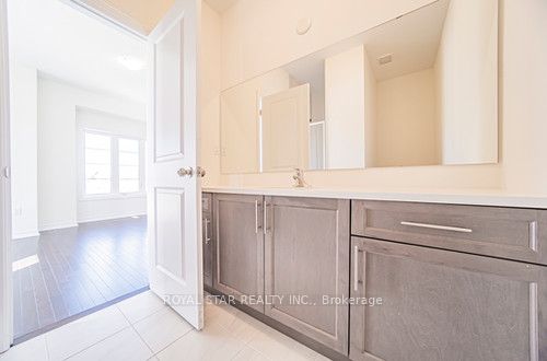 72 Weslock Cres