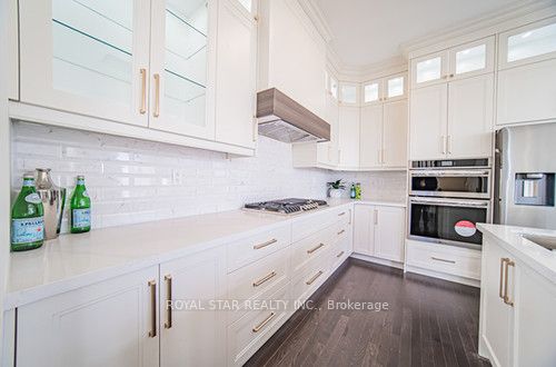 72 Weslock Cres