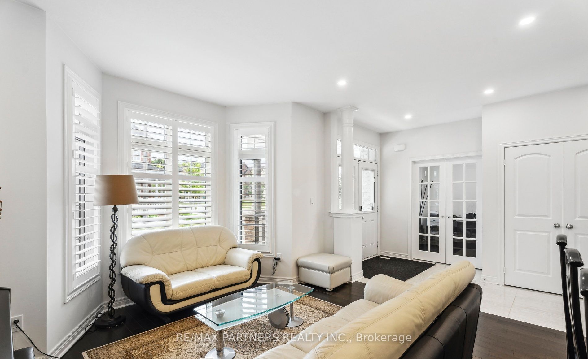 2 Portia St