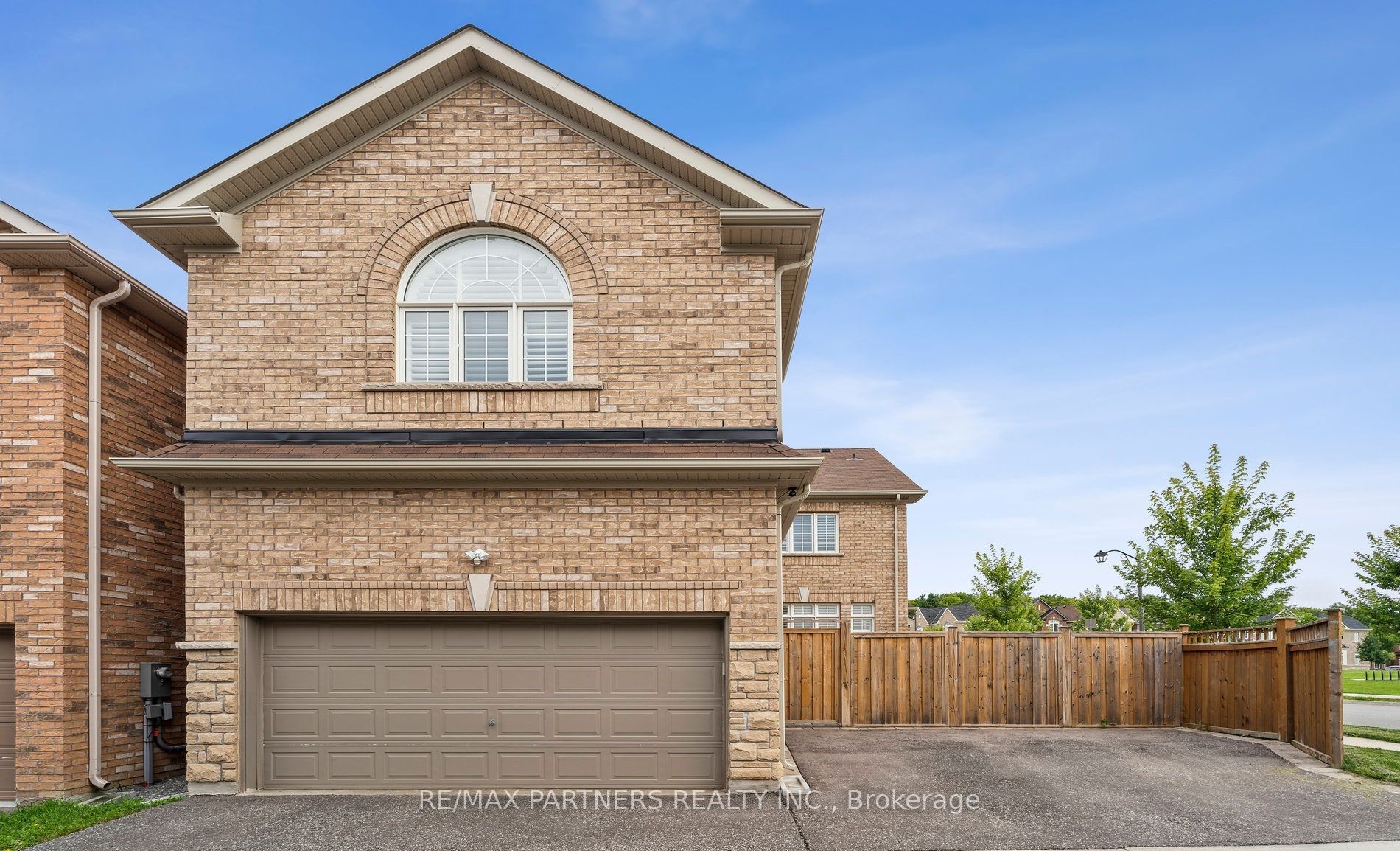 2 Portia St