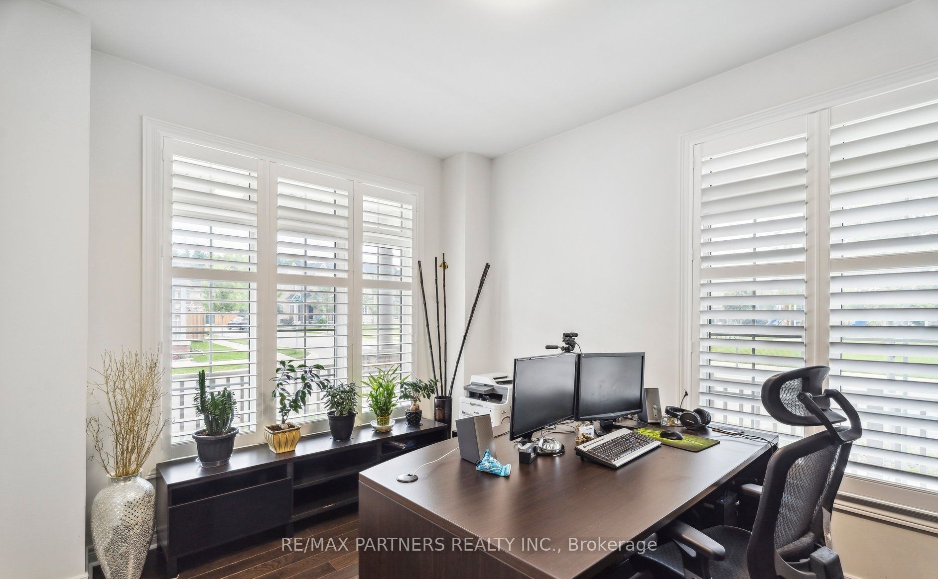 2 Portia St