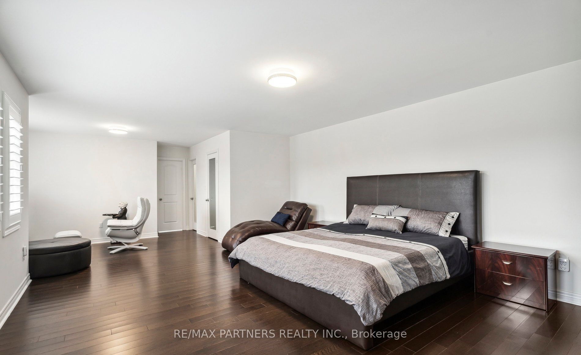 2 Portia St