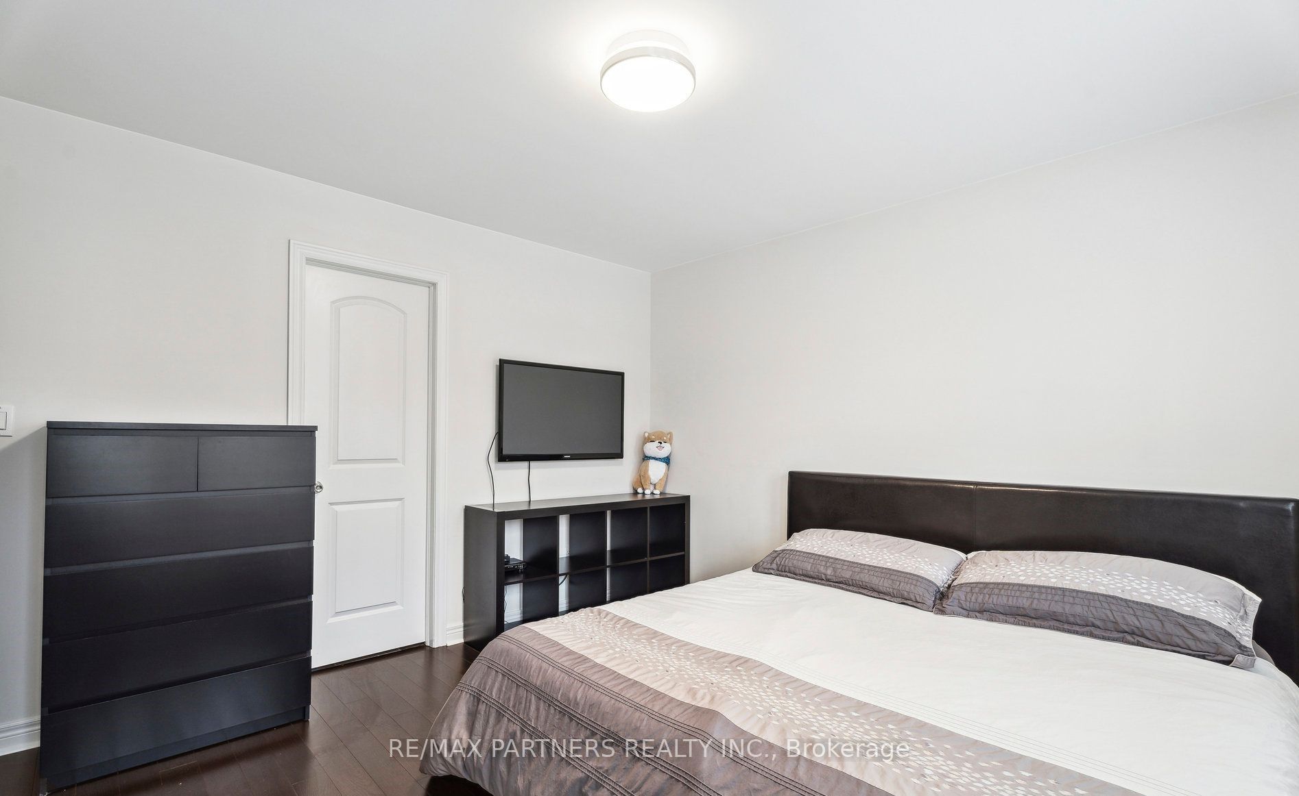 2 Portia St