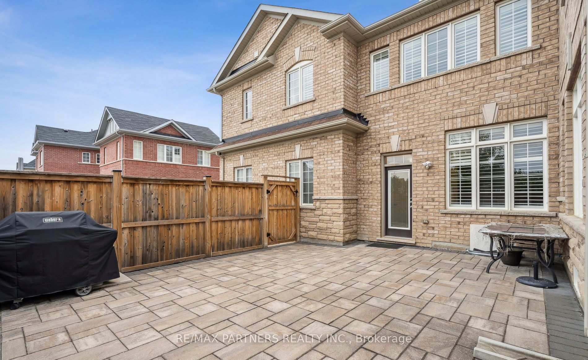 2 Portia St
