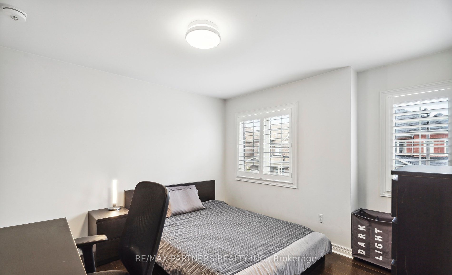 2 Portia St