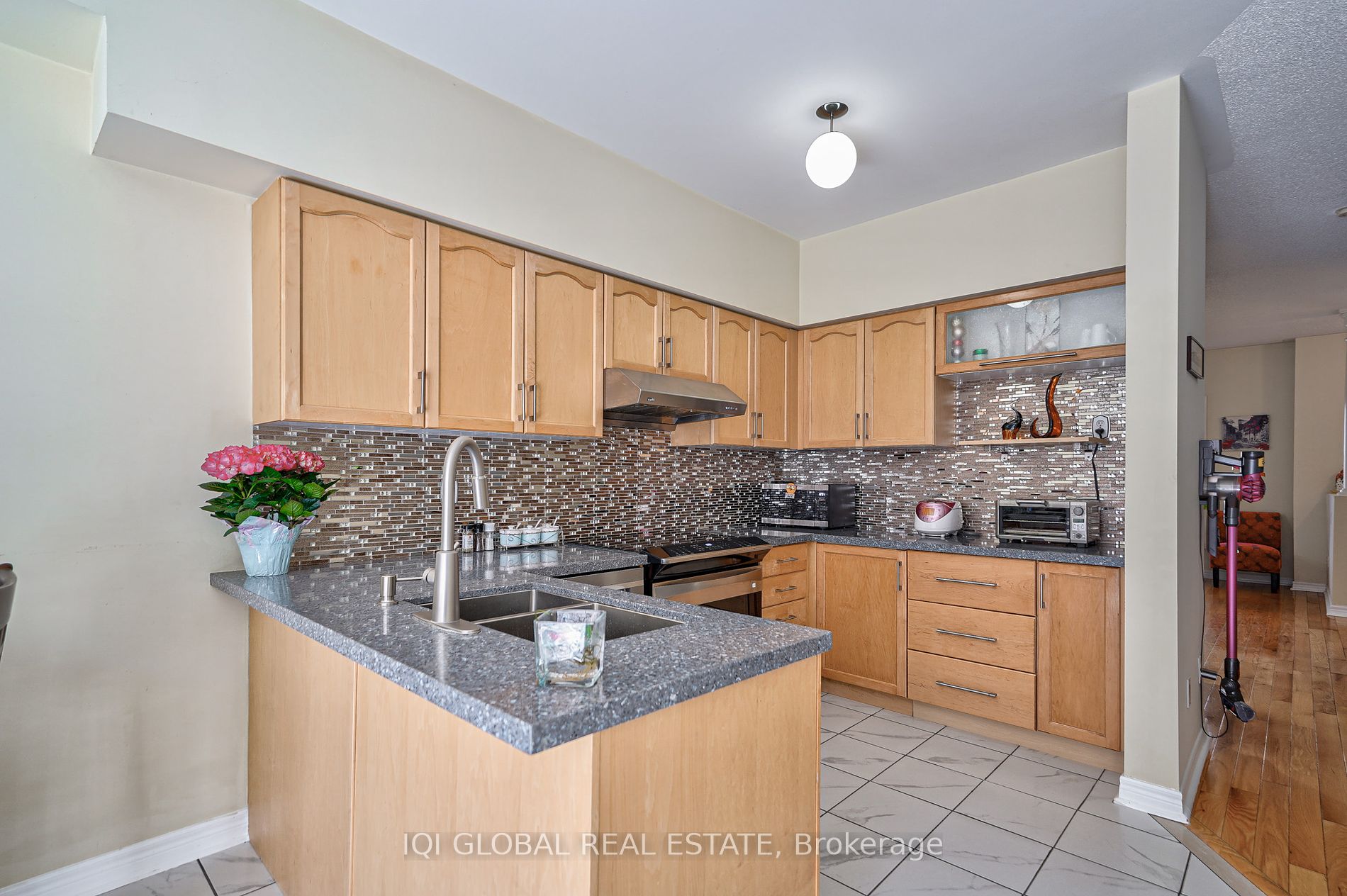 23 Observatory Lane #26