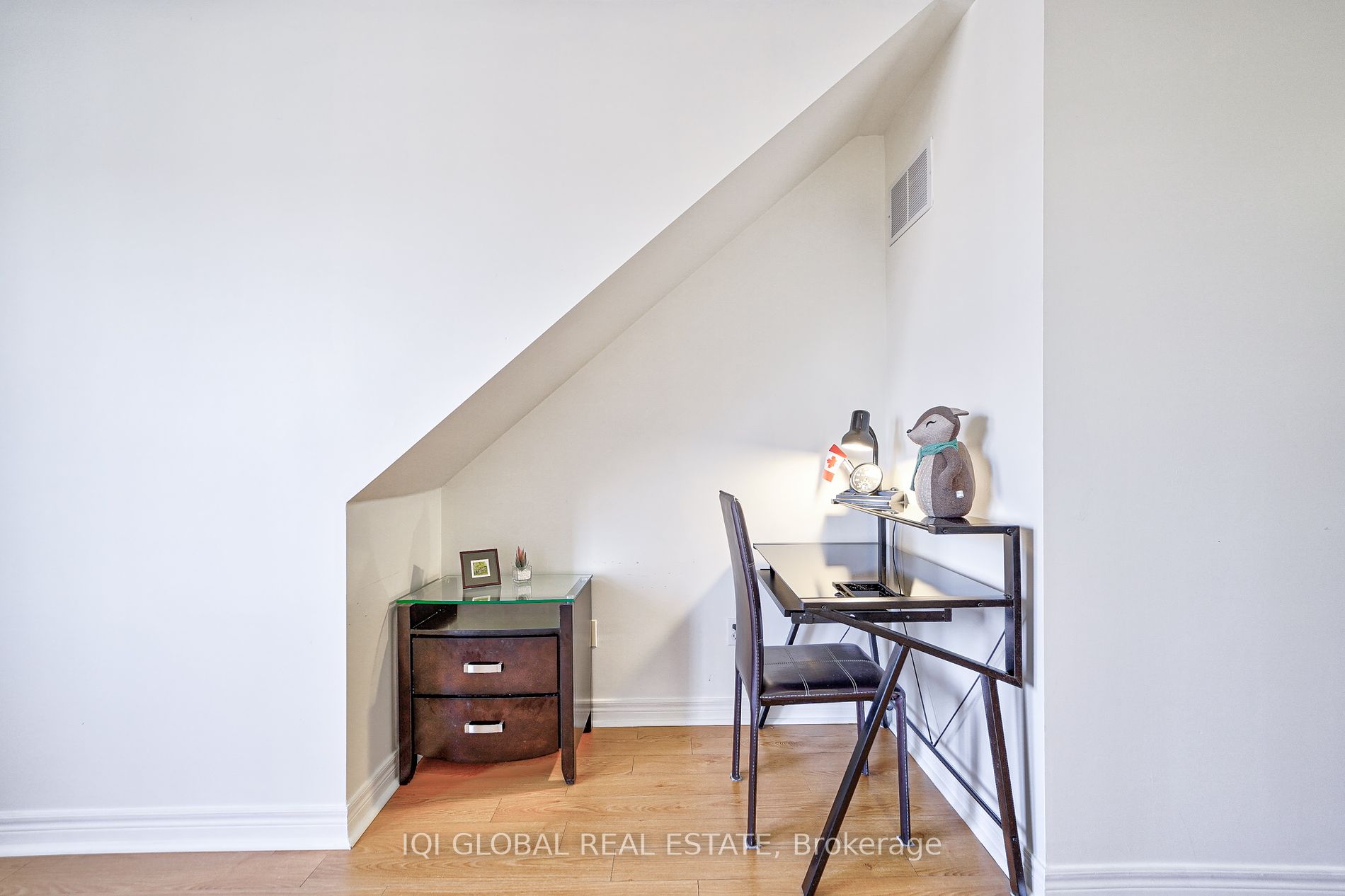 23 Observatory Lane #26