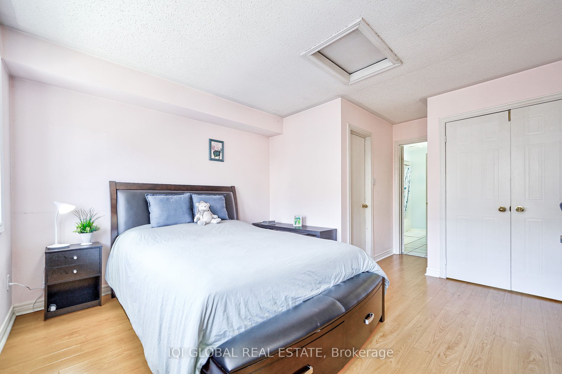 23 Observatory Lane #26